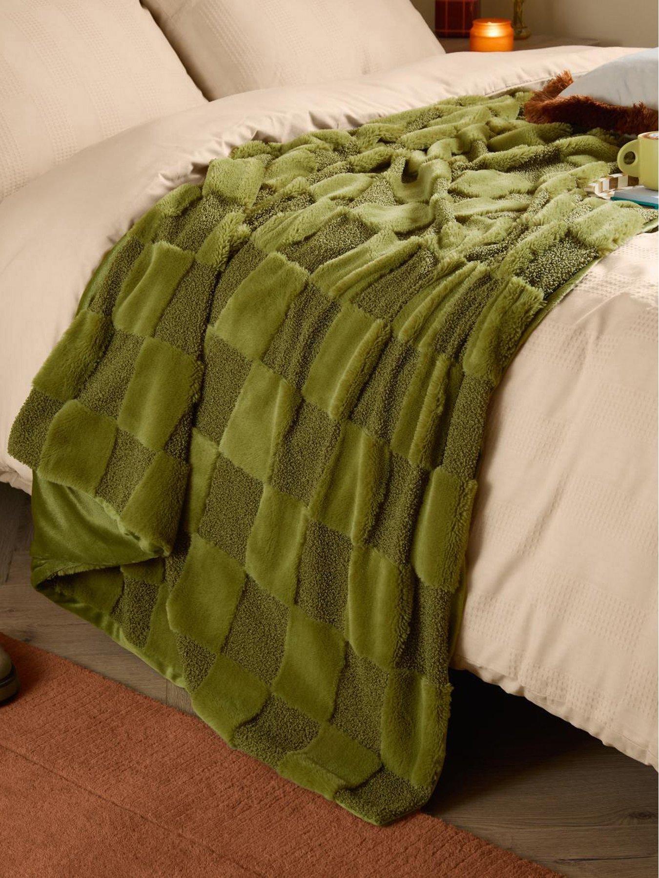 Furn Fur Boucle Check 140x180cm Throw