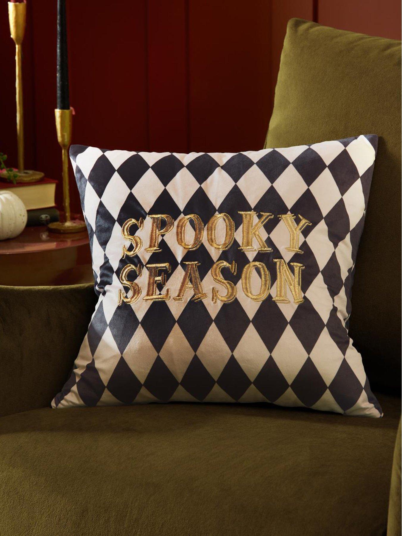 Furn Spooky Season 45x45 Polyester Cushion Gold/mono