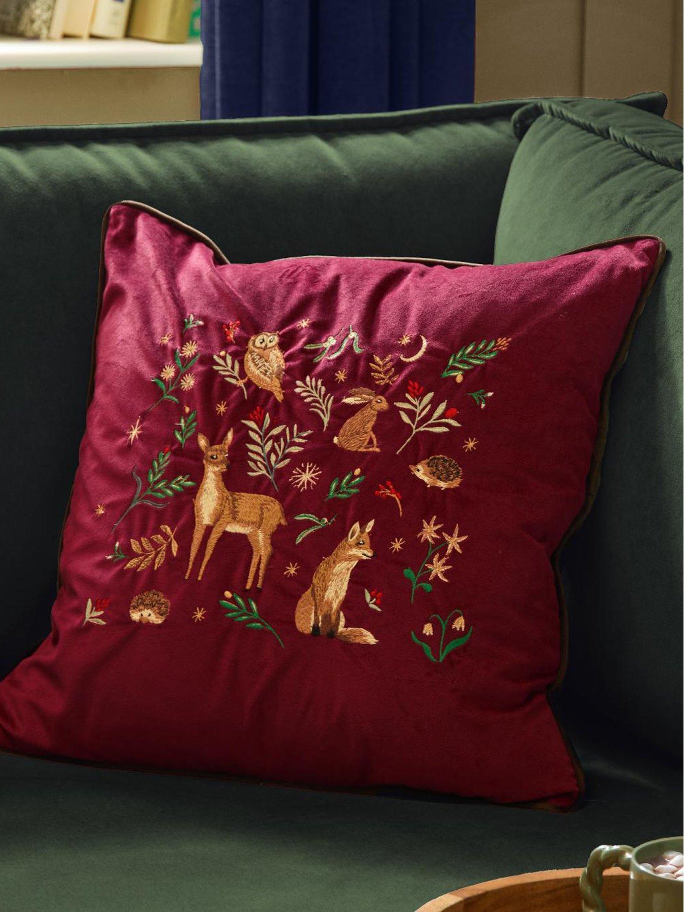 Image 1 of 6 of Furn Berry Woods 45x45 Polyester Cushion Burgundy