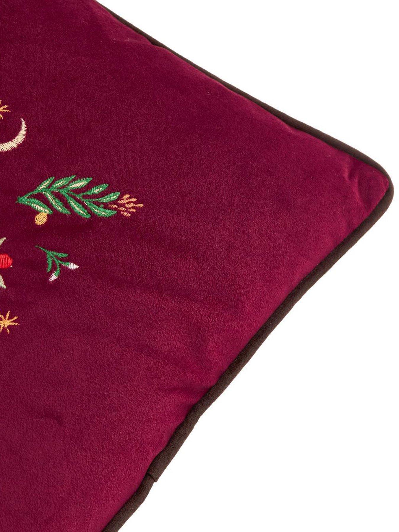 Image 4 of 6 of Furn Berry Woods 45x45 Polyester Cushion Burgundy