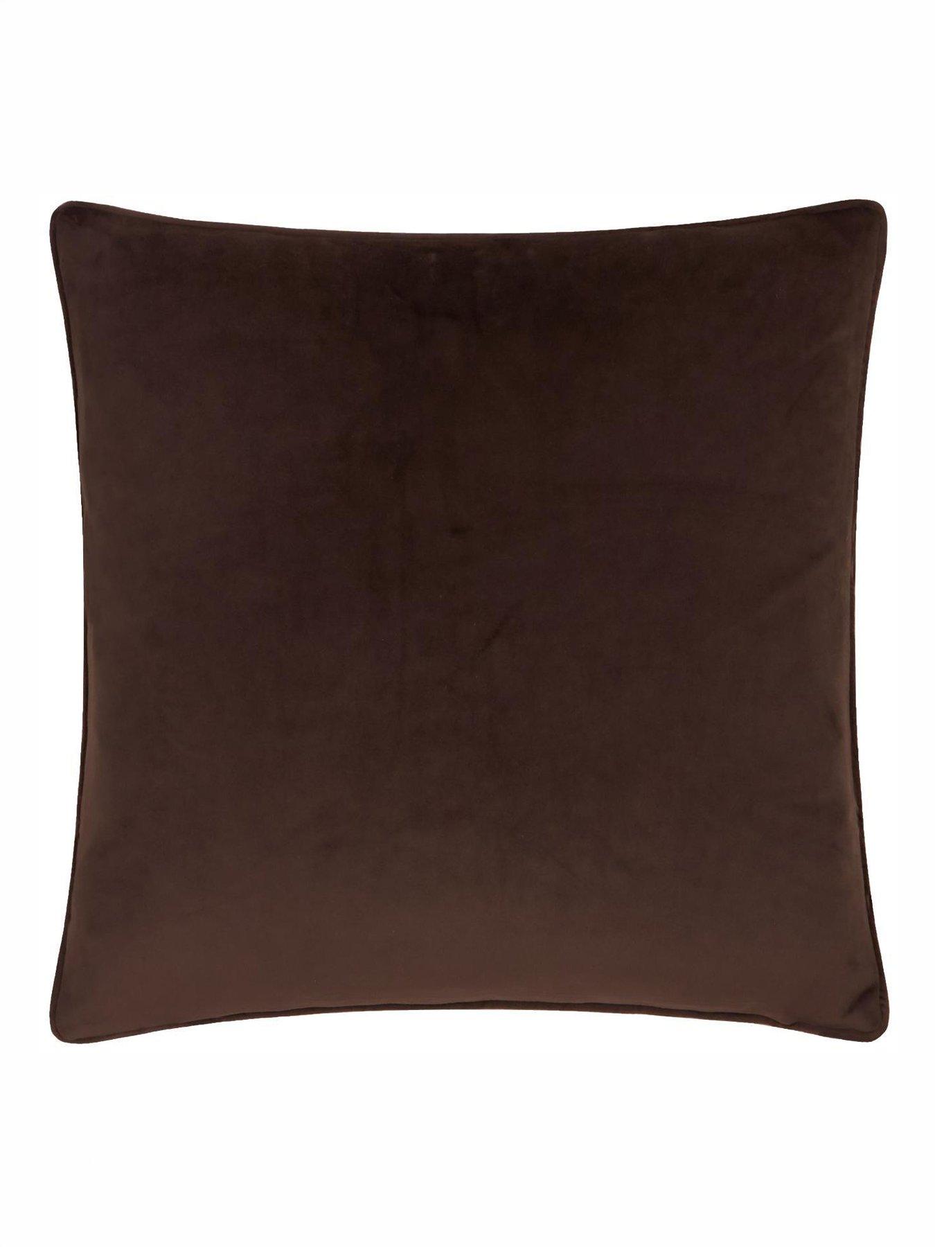Image 5 of 6 of Furn Berry Woods 45x45 Polyester Cushion Burgundy