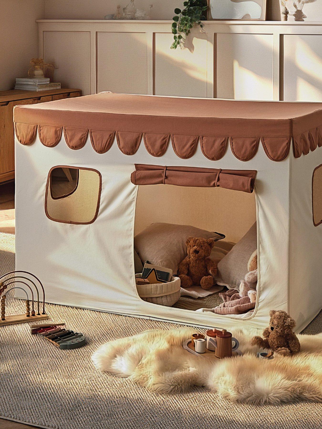 CuddleCo Play House with Scalloped Bunting Tuscany