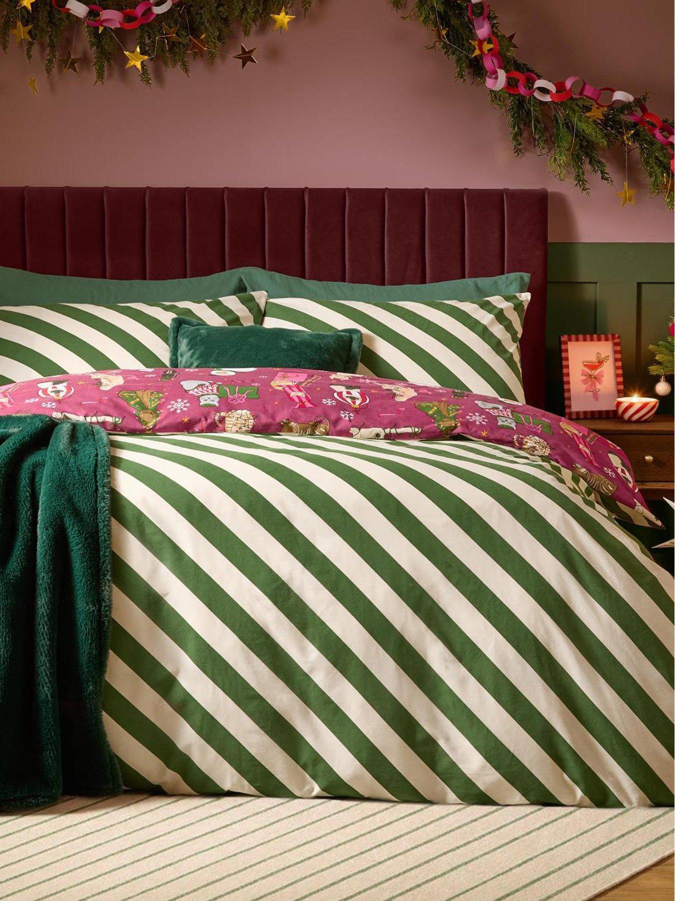 Image 3 of 4 of Furn Feline Festive Duvet Set Purrgundy