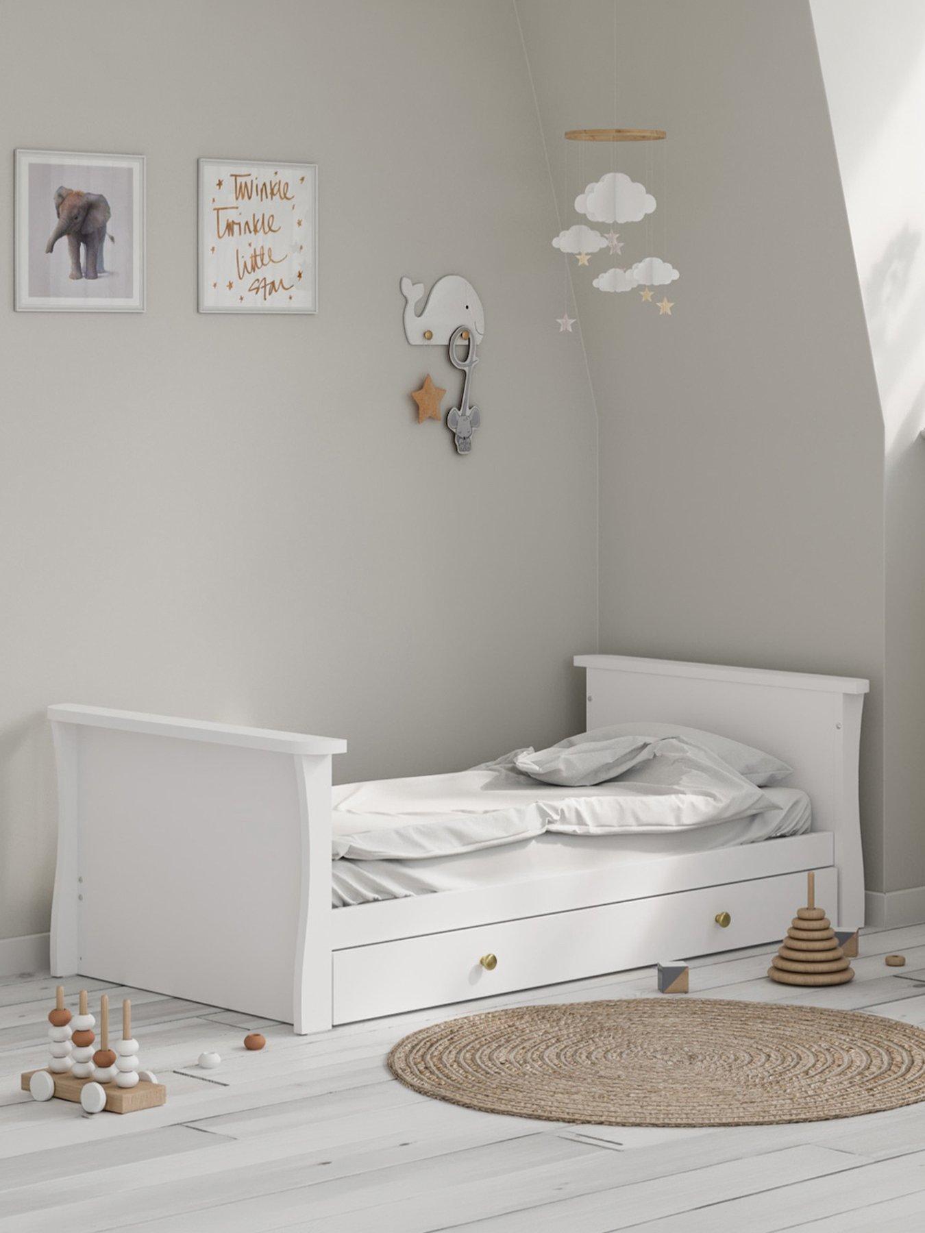 Image 4 of 7 of Little Acorns Celeste Cot Bed - White inc. brushed gold knobs