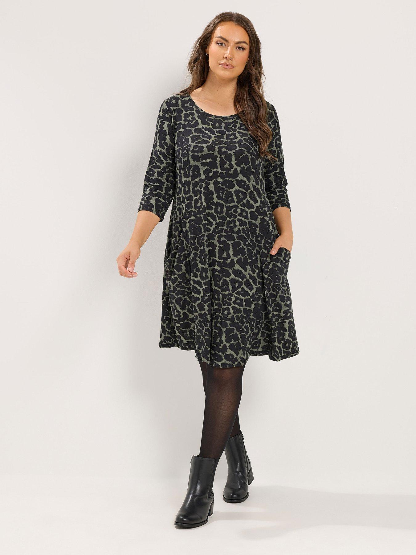 Image 3 of 4 of Yours Curve Drape Pocket Dress - Green