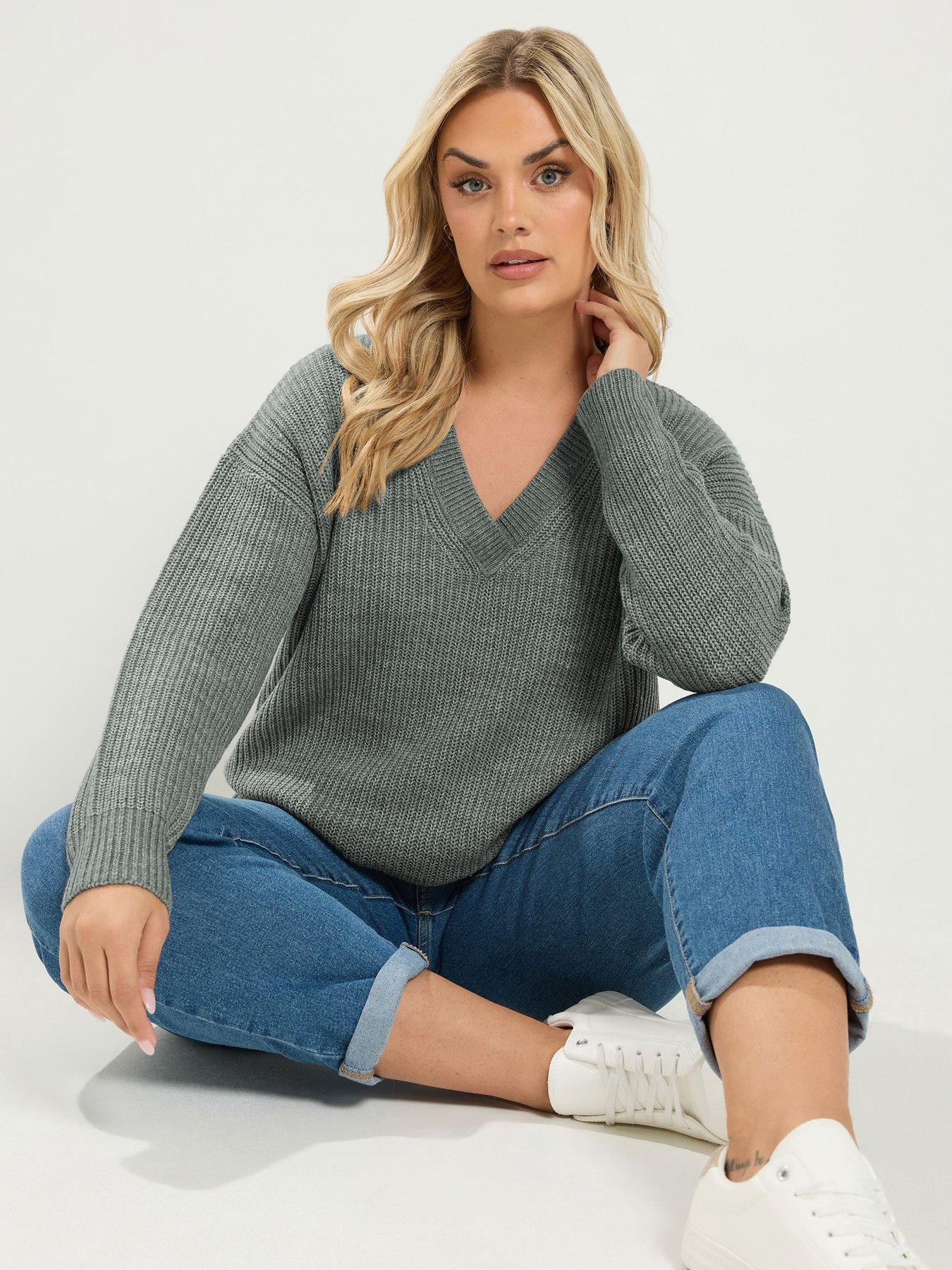 Image 4 of 4 of Yours Curve Essential V-Neck Jumper - Grey