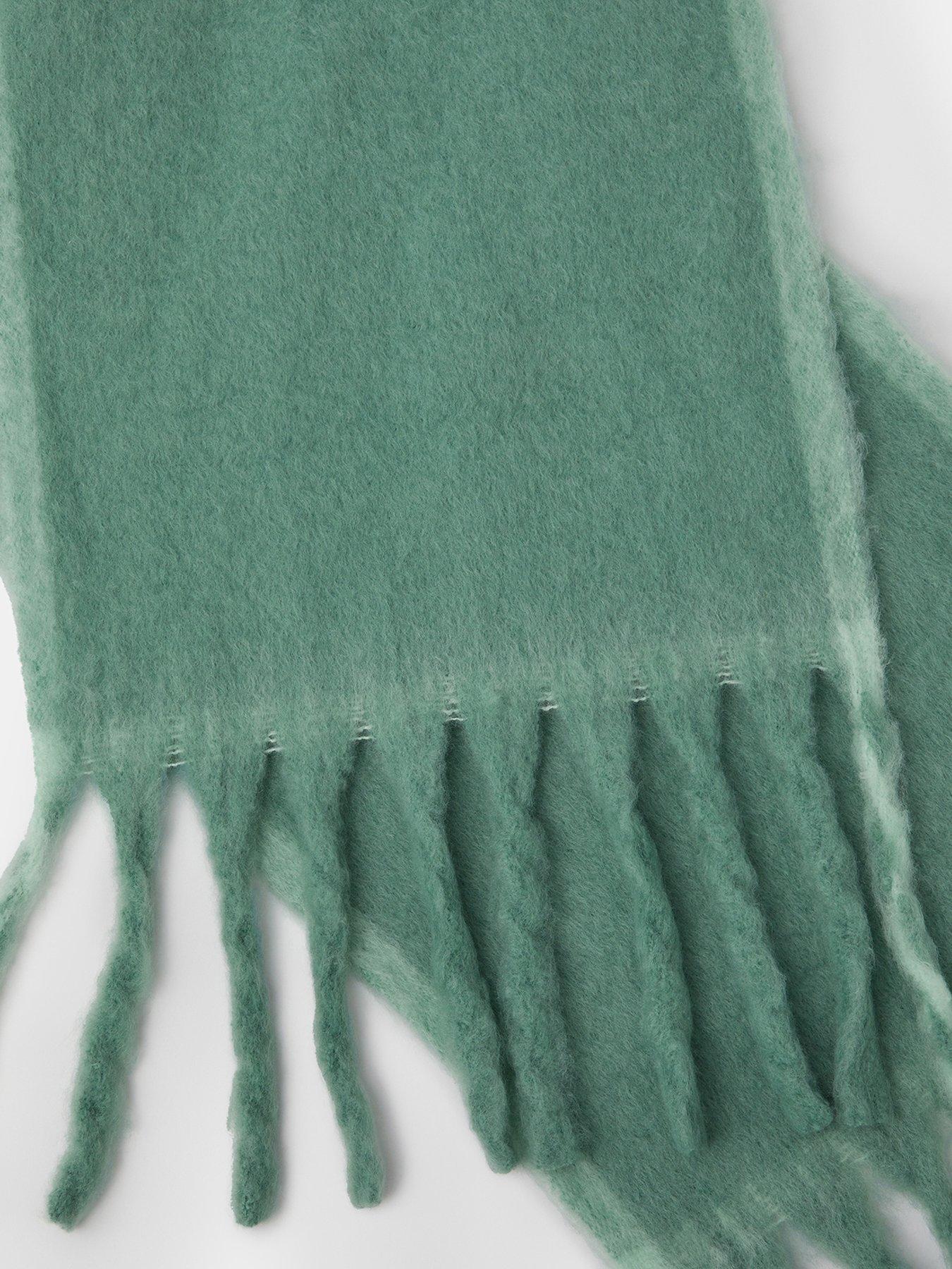 Image 2 of 3 of Accessorize Blue Edge Superfluffy