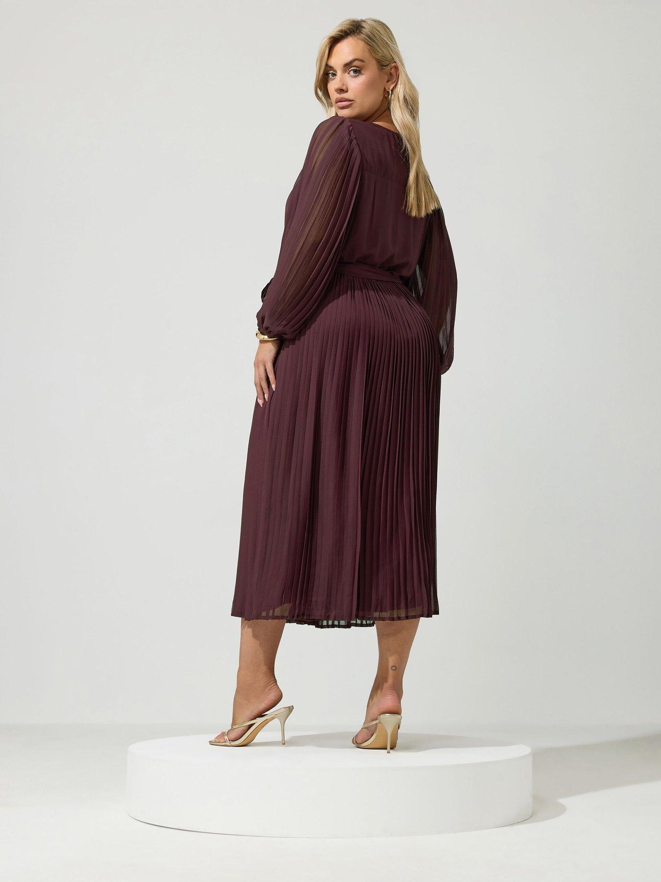 Image 2 of 4 of Yours Curve Sweetheart Pleated Dress - Burgundy