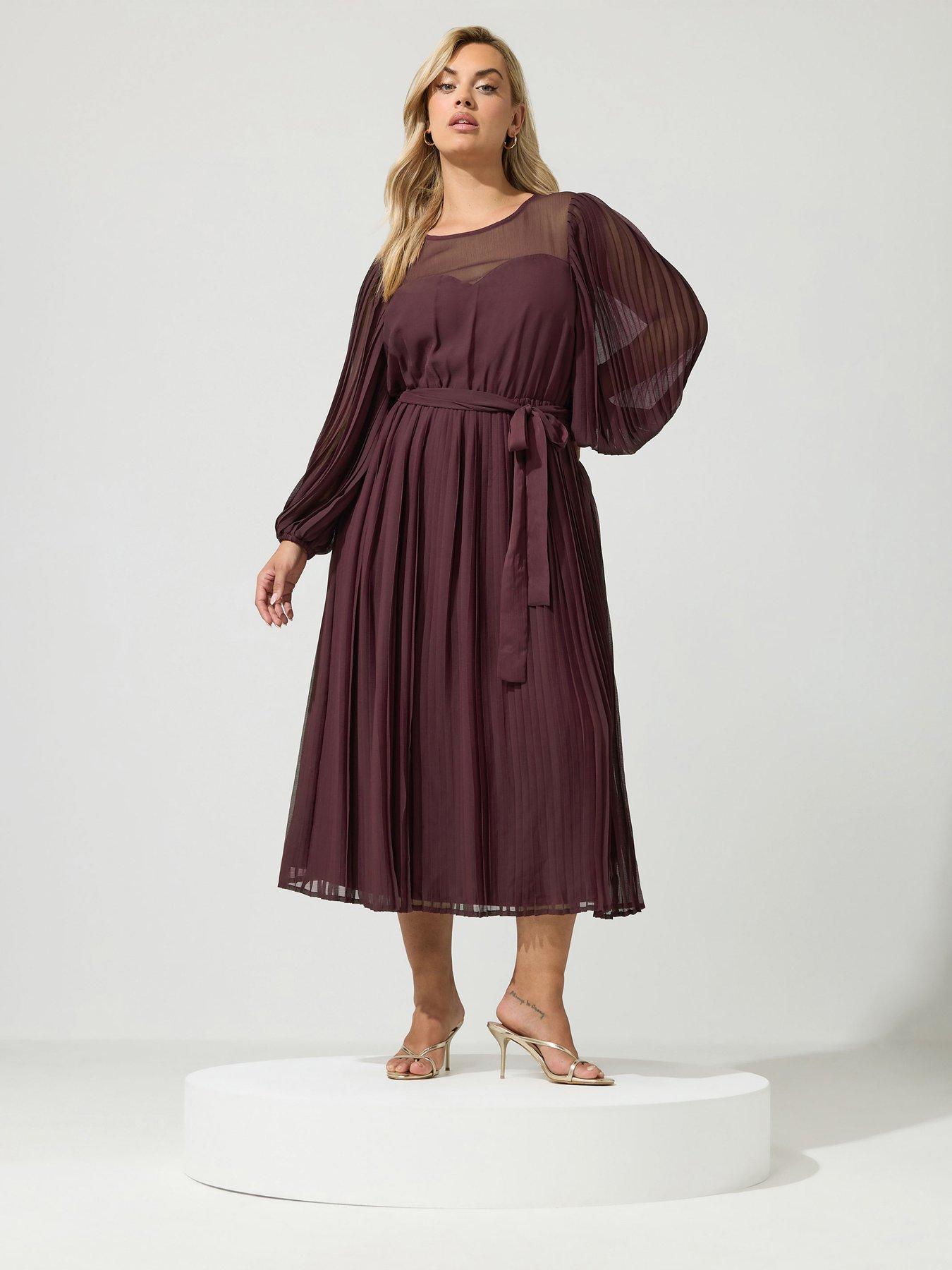 Image 3 of 4 of Yours Curve Sweetheart Pleated Dress - Burgundy