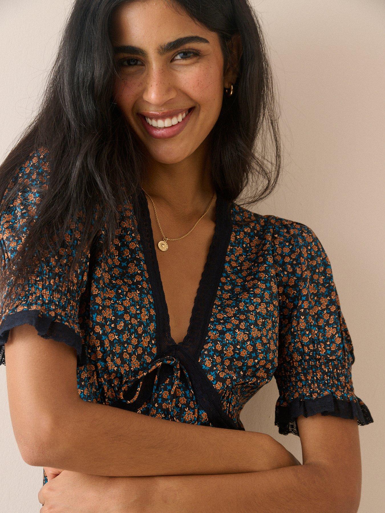 Image 4 of 5 of Nobodys Child Sophia Floral Print Mini Dress - Black