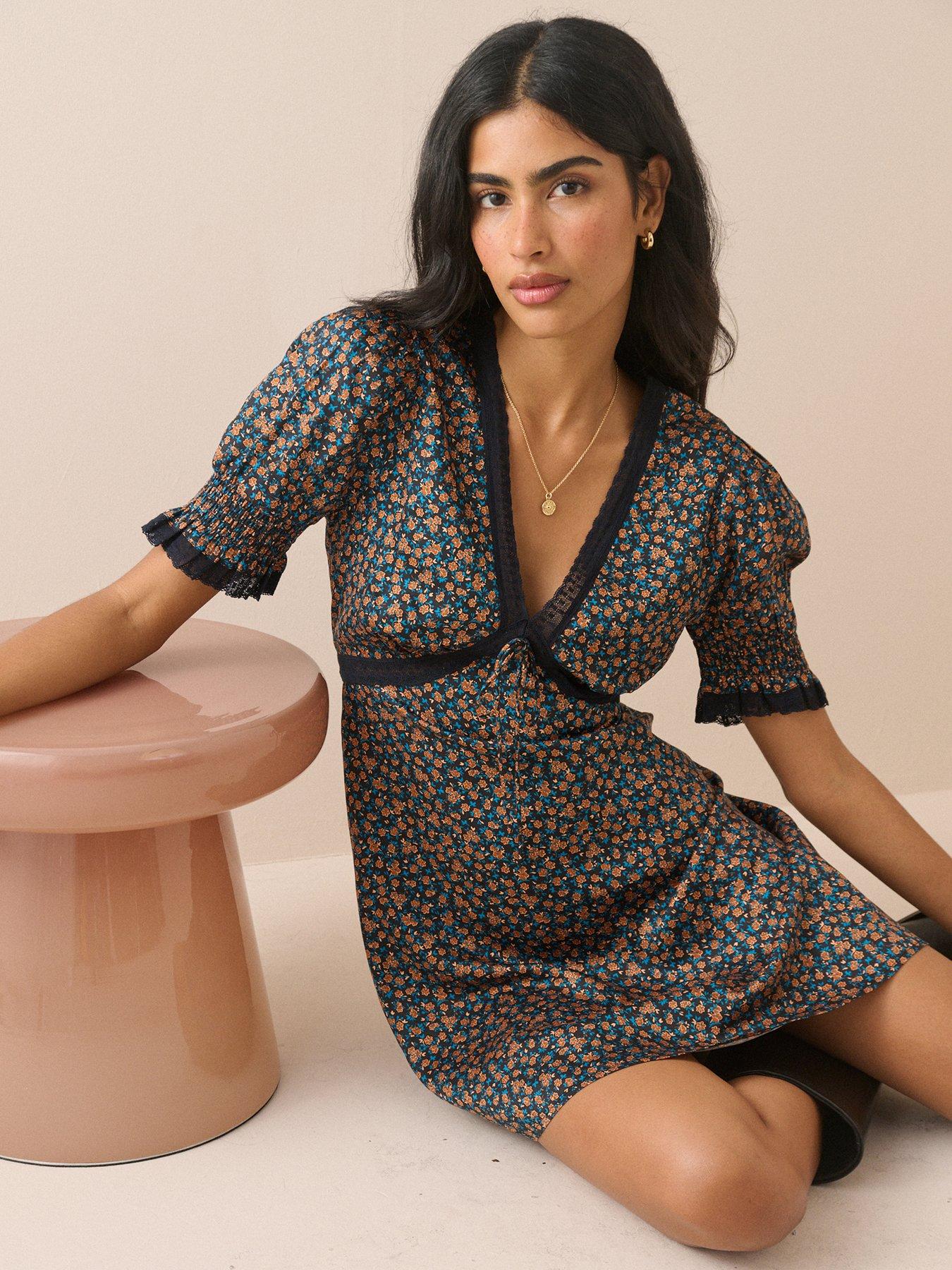 Image 5 of 5 of Nobodys Child Sophia Floral Print Mini Dress - Black