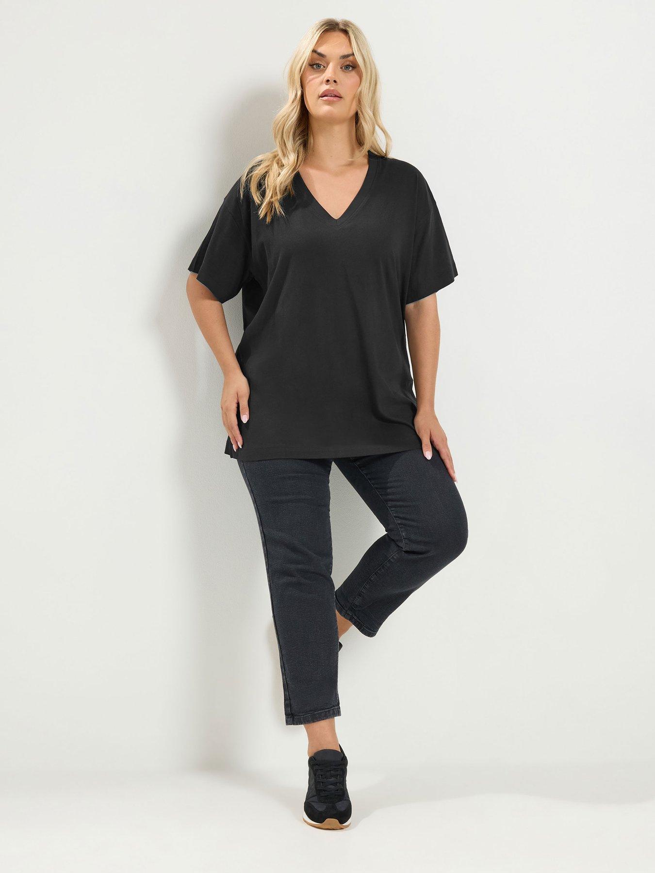 Image 3 of 4 of Yours Curve Relaxed Longline V-Neck T-Shirt - Black