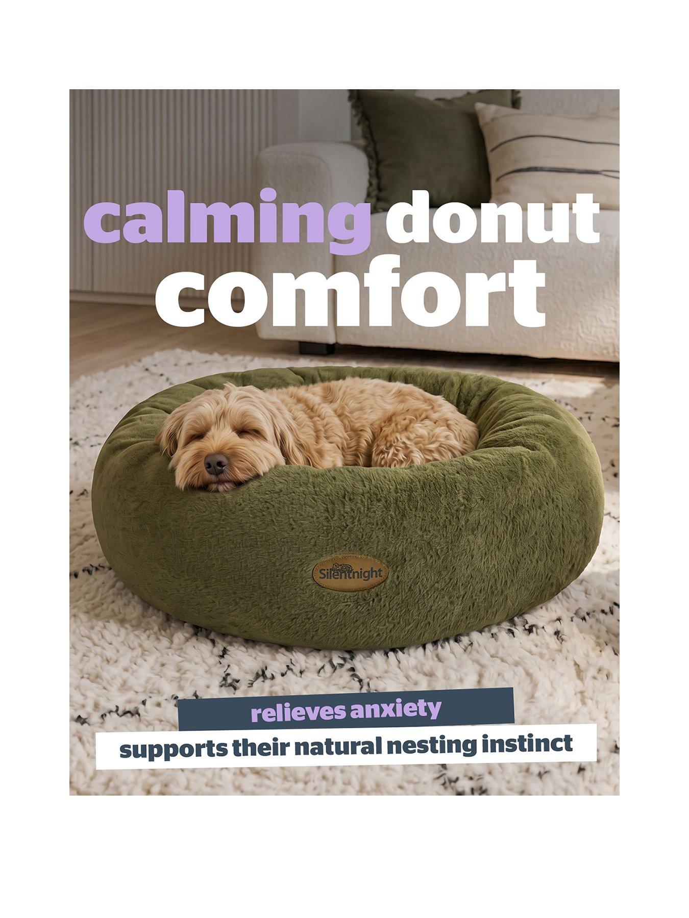 Image 2 of 7 of Silentnight Luxury Faux Fur Calming Donut Bed - Green
