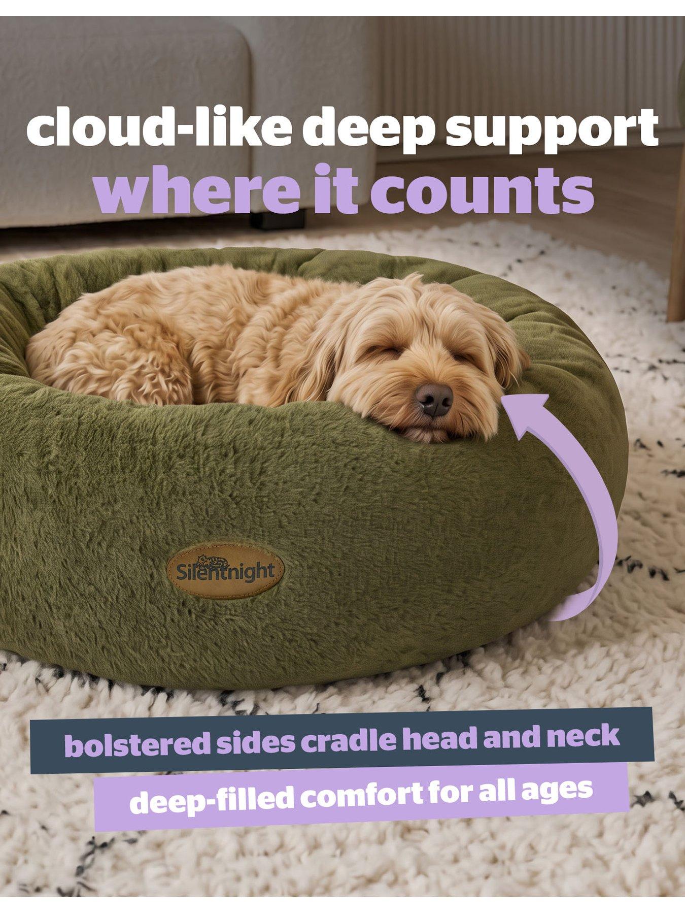 Image 4 of 7 of Silentnight Luxury Faux Fur Calming Donut Bed - Green