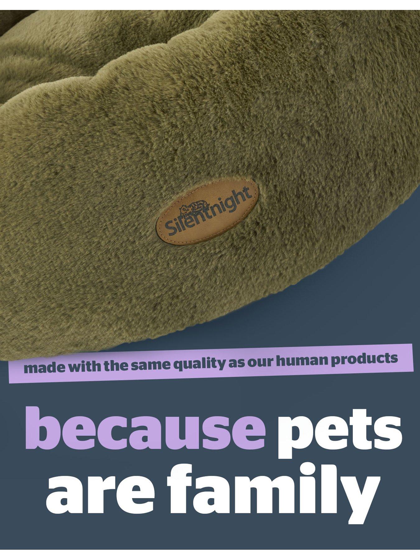Image 6 of 7 of Silentnight Luxury Faux Fur Calming Donut Bed - Green
