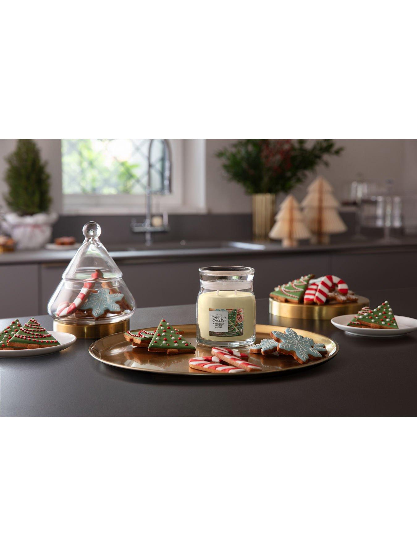 Image 5 of 6 of Yankee Candle Yankee Christmas Cookie Medium Jar Candle