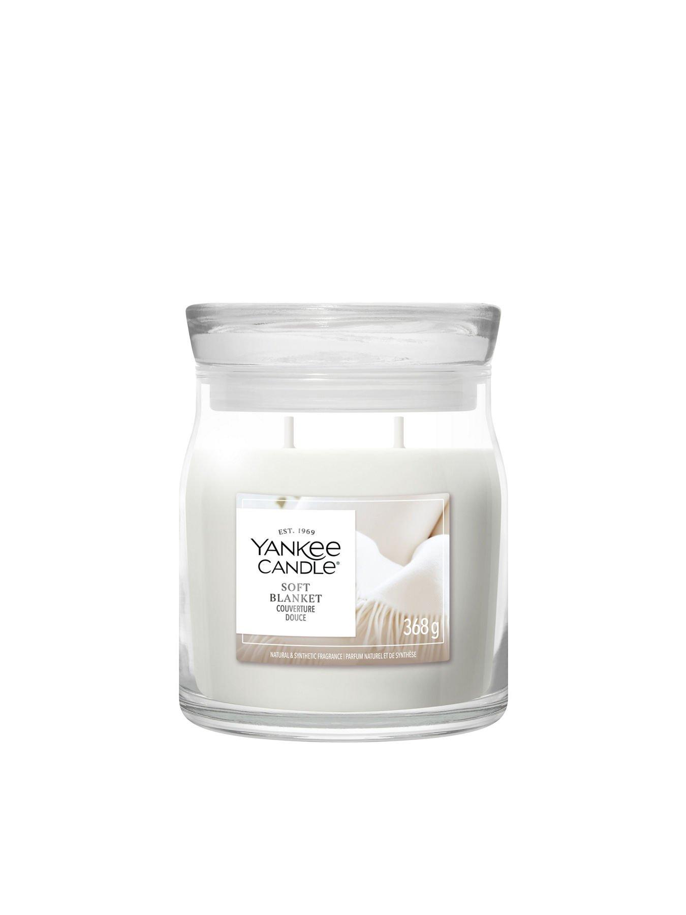 Image 1 of 5 of Yankee Candle Yankee Soft Blanket Medium Candle