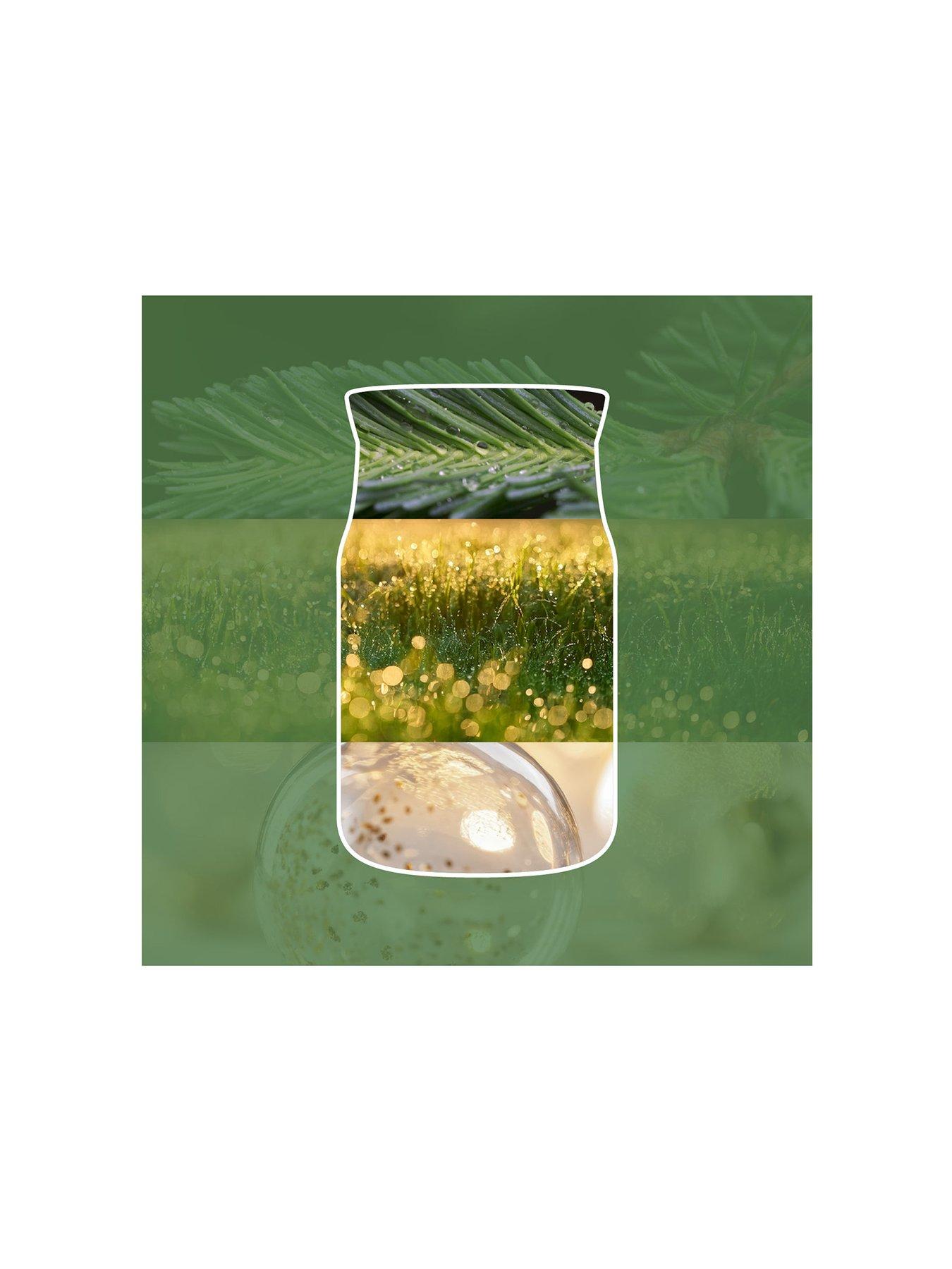 Image 2 of 6 of Yankee Candle Yankee Shimmering Tree Medium Canlde