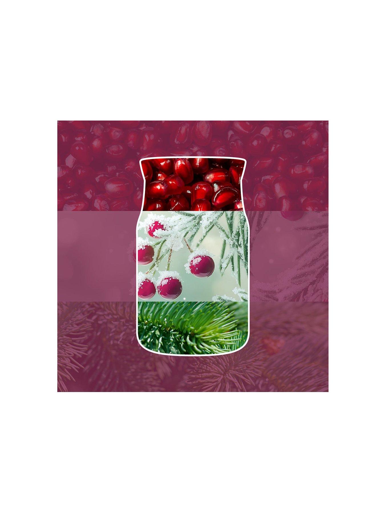 Image 2 of 6 of Yankee Candle Yankee Sparkling Winterberry Medium Candle