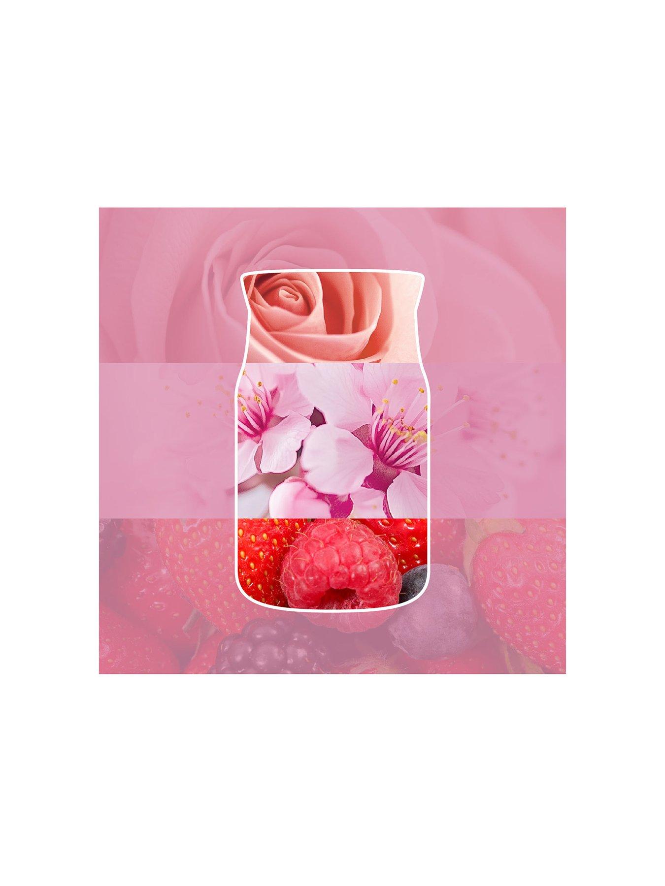 Image 2 of 5 of Yankee Candle Yankee Signature Fragrance Medium Jar Cherry Blossom