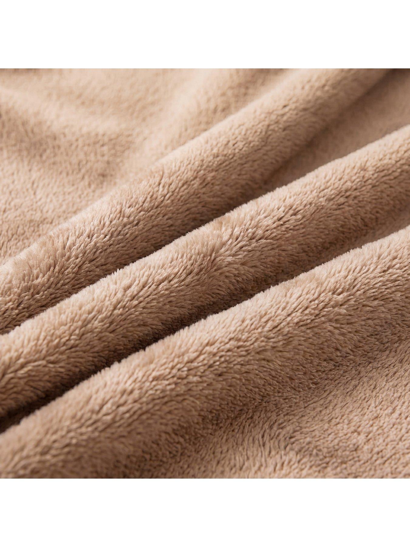 Image 4 of 4 of Dreamland Snuggle Up Warming Large Vanilla Latte Throw 120x160cm