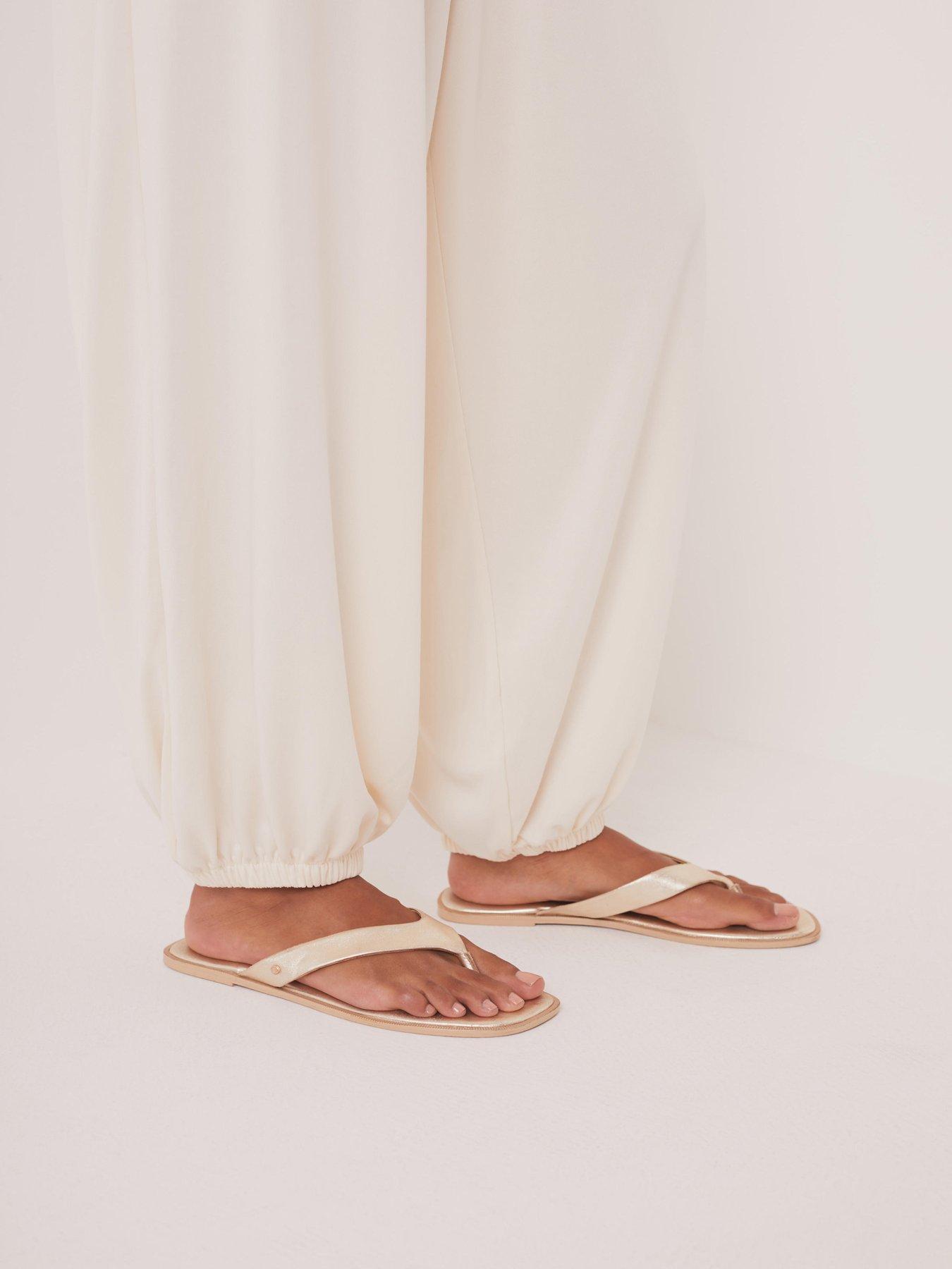 Image 4 of 6 of Mint Velvet Jersey Balloon Trousers - Cream