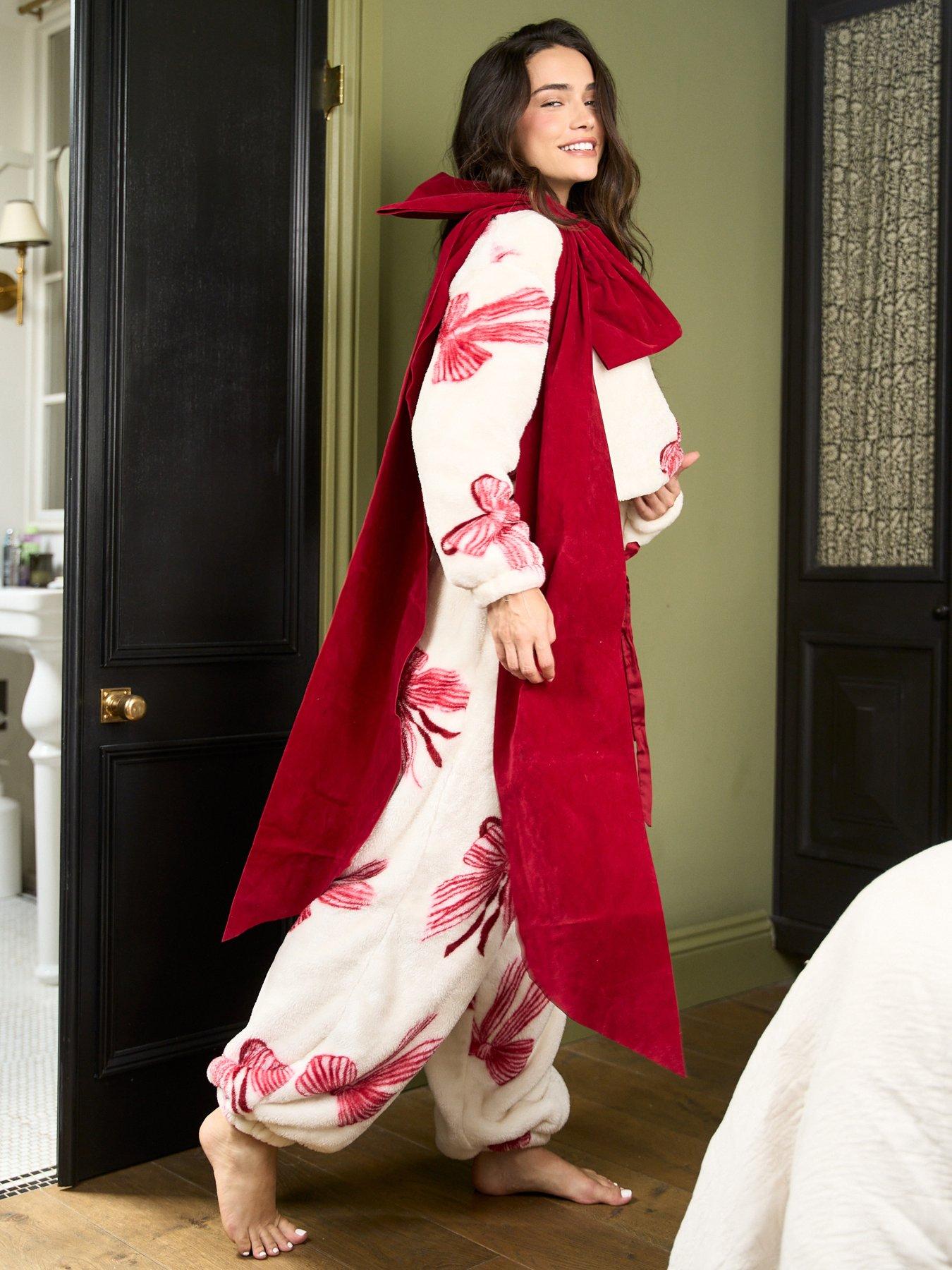 Image 3 of 5 of Jim Jam The Label Bow Fleece Lounge Set - Cream