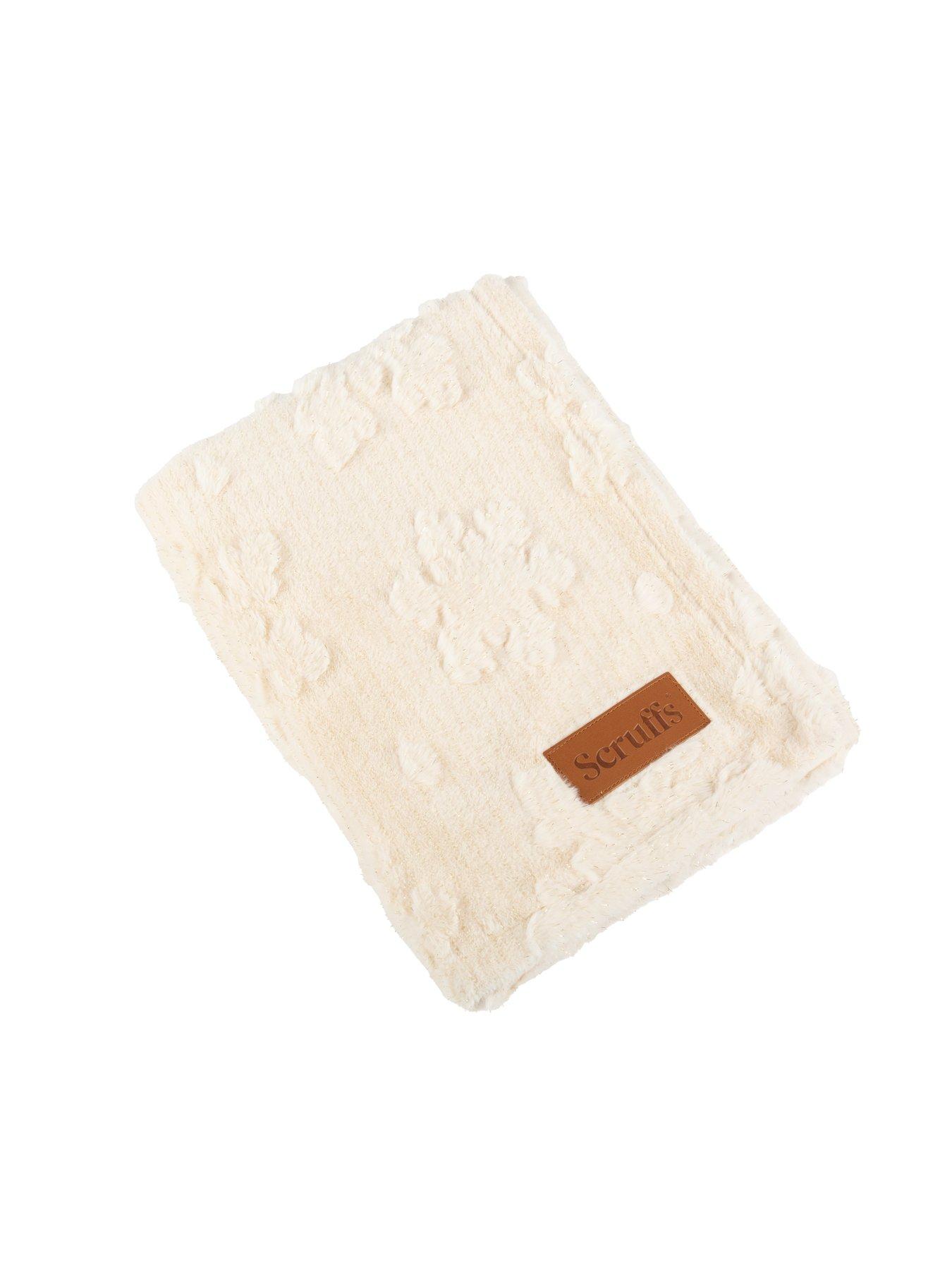 Image 4 of 4 of Scruffs Snowflake Shimmer Blanket