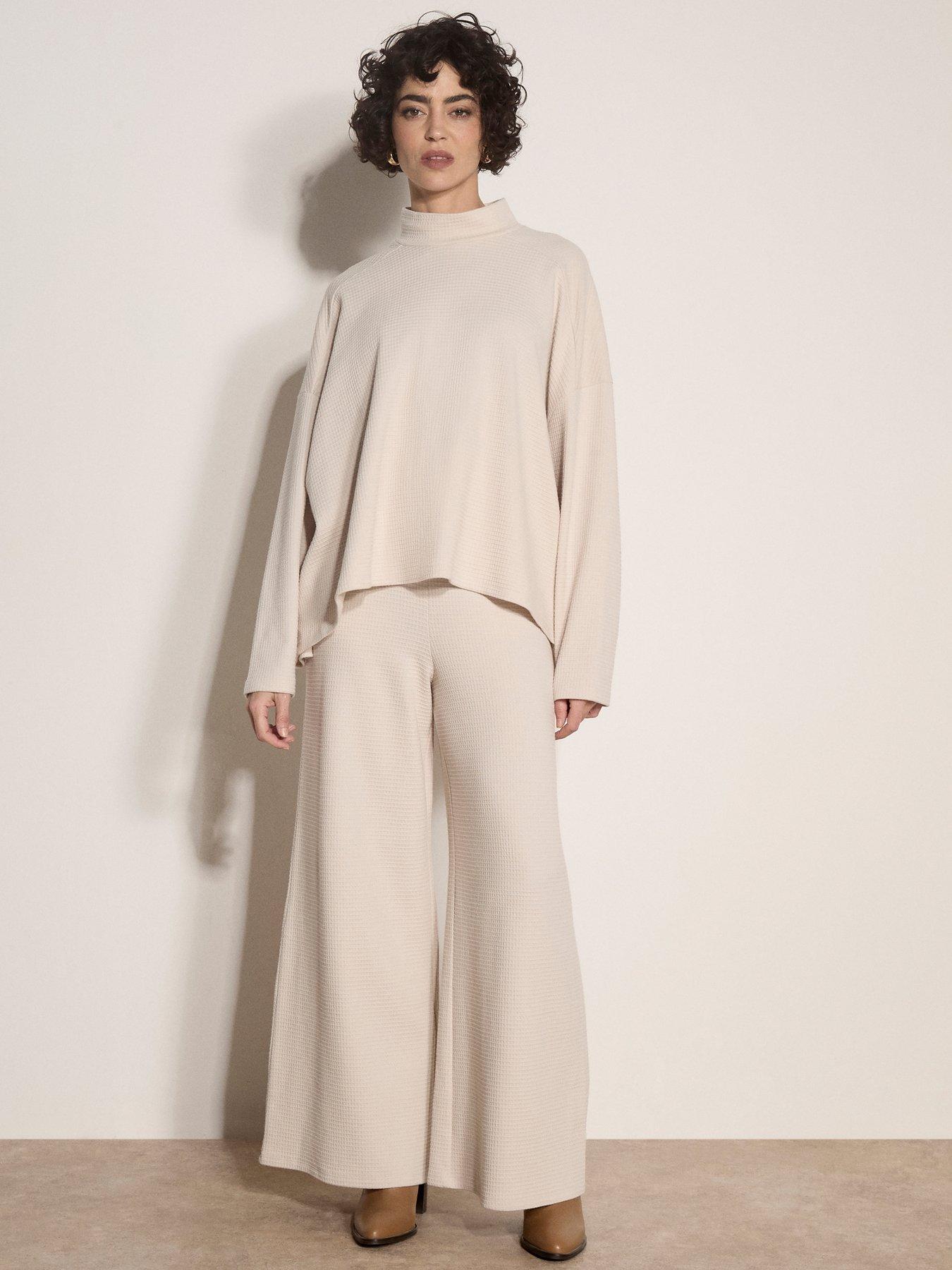 Image 3 of 5 of Apricot Waffle Textured Clean Waist Wide Leg Joggers - Cream