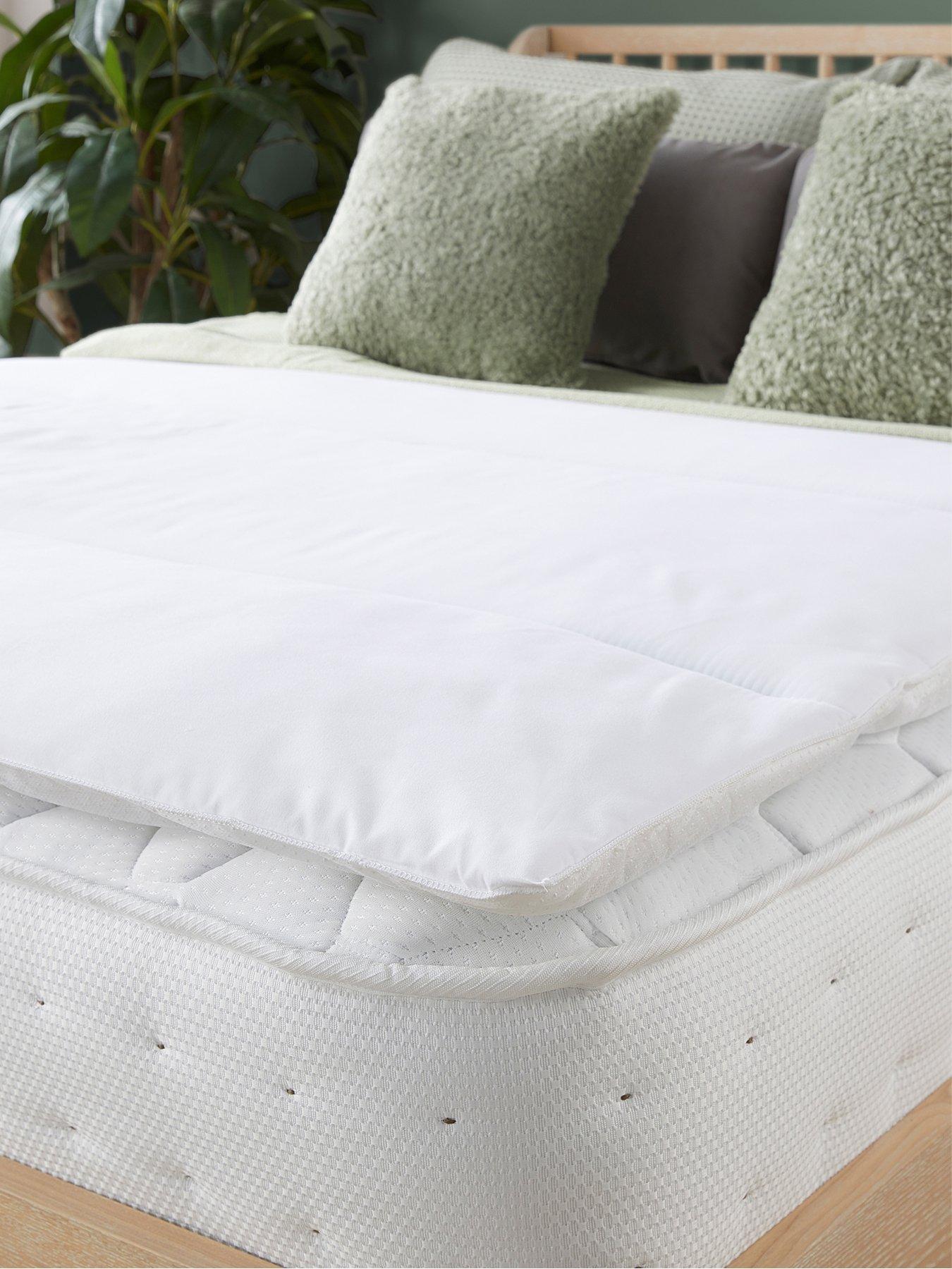 Image 3 of 6 of The Very Collection Anti-allergy Mattress Topper-single