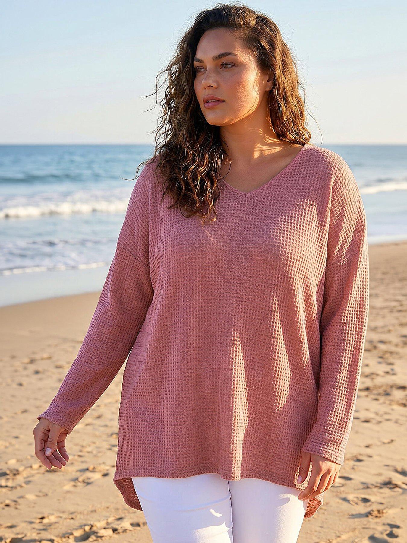 Roman Curve Textured V-neck Stretch Top