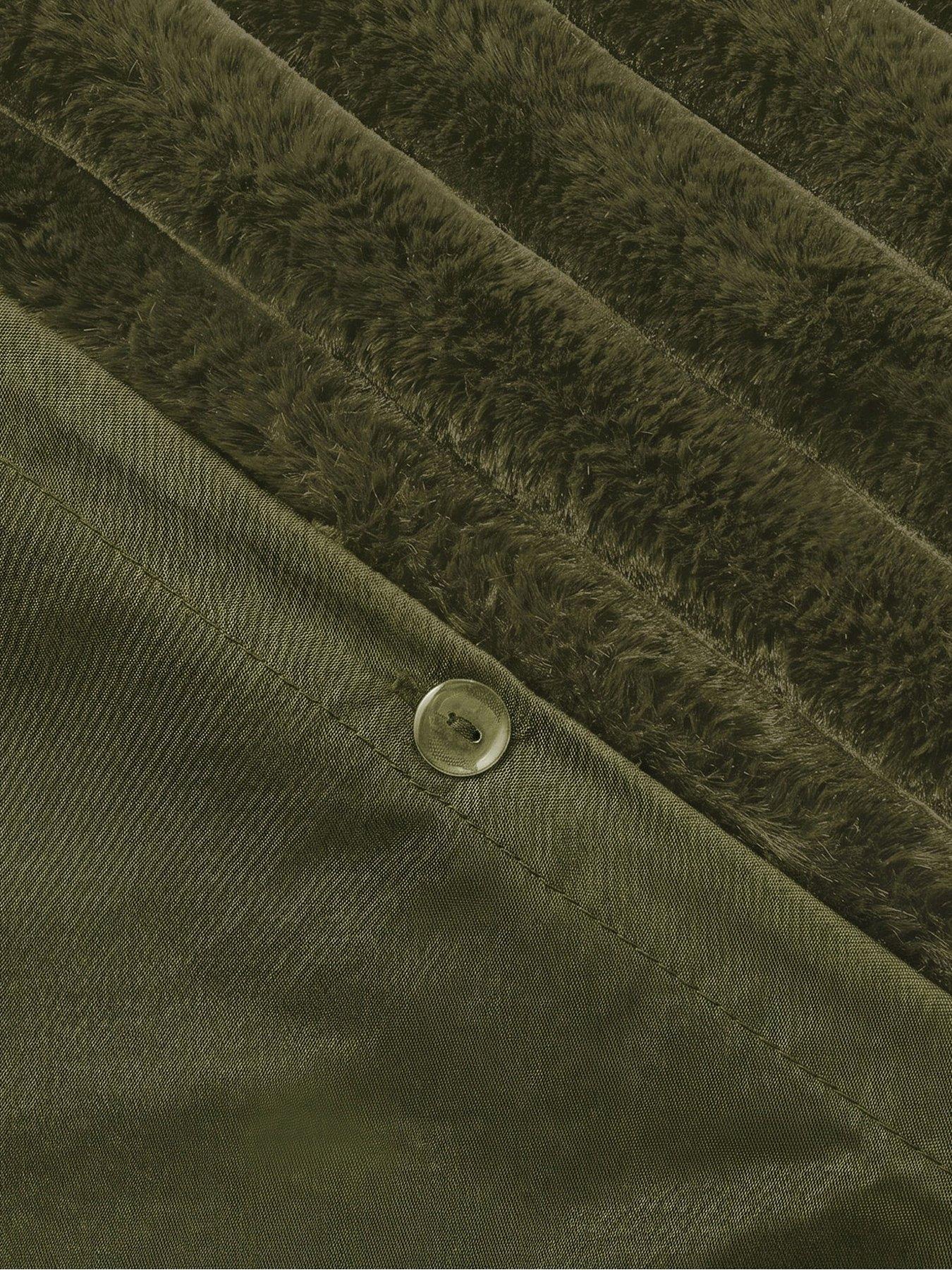 Image 6 of 7 of Silentnight Faux Fur Duvet Set - Moss
