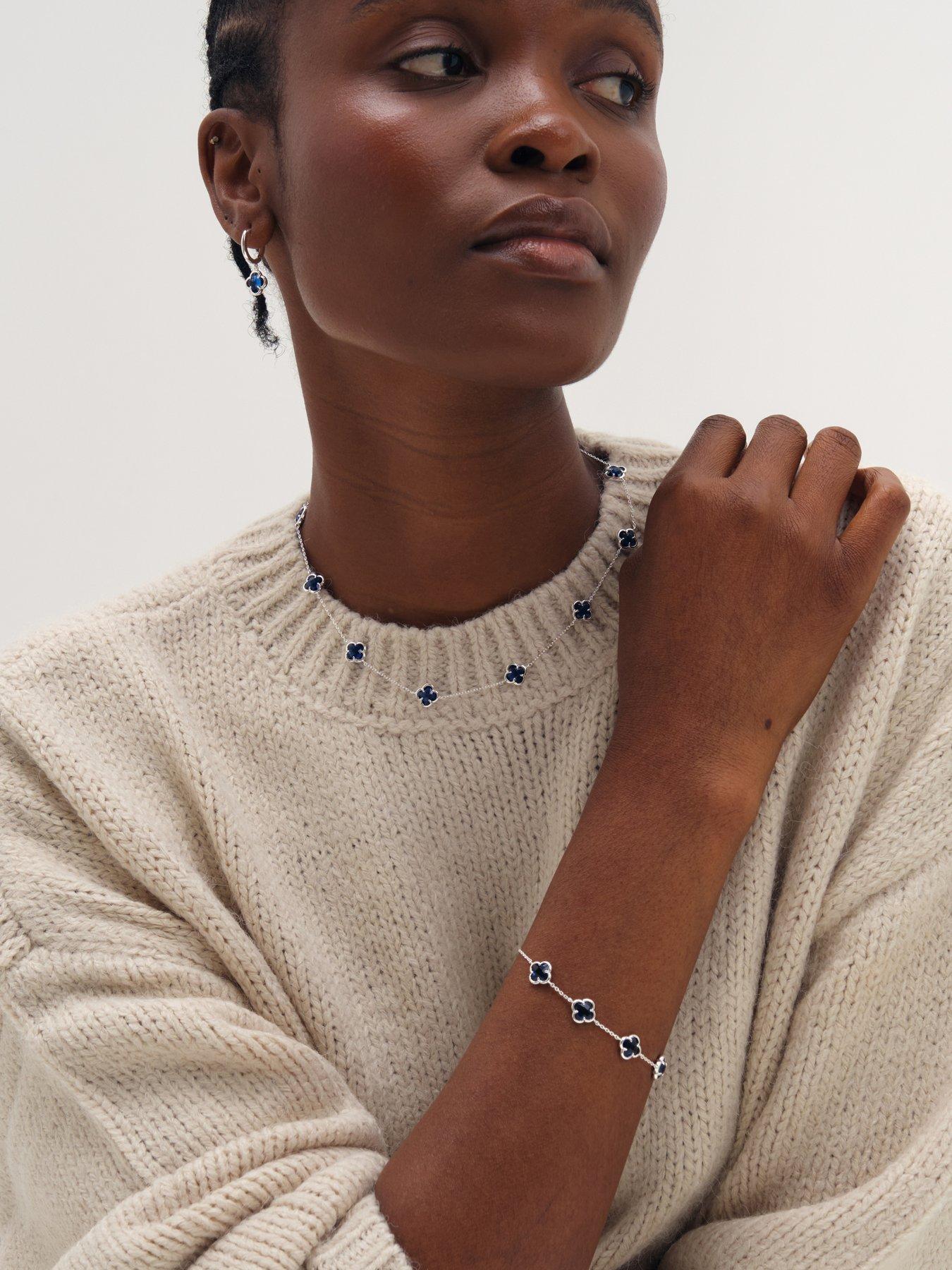 Image 3 of 3 of Inicio Sapphire Clover Bracelet