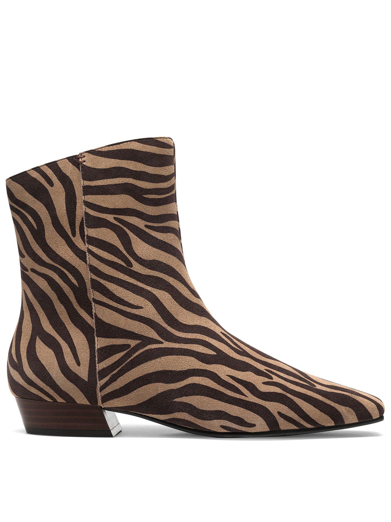 Image 1 of 6 of Clarks Kelso Top-animal Print