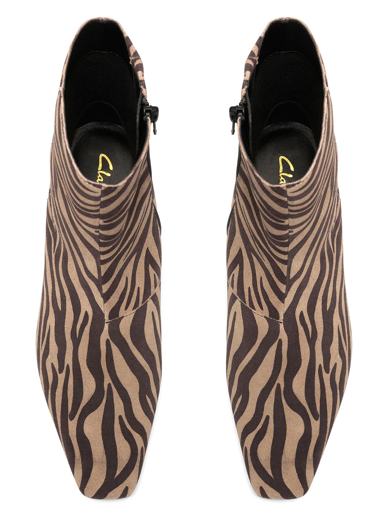 Image 4 of 6 of Clarks Kelso Top-animal Print