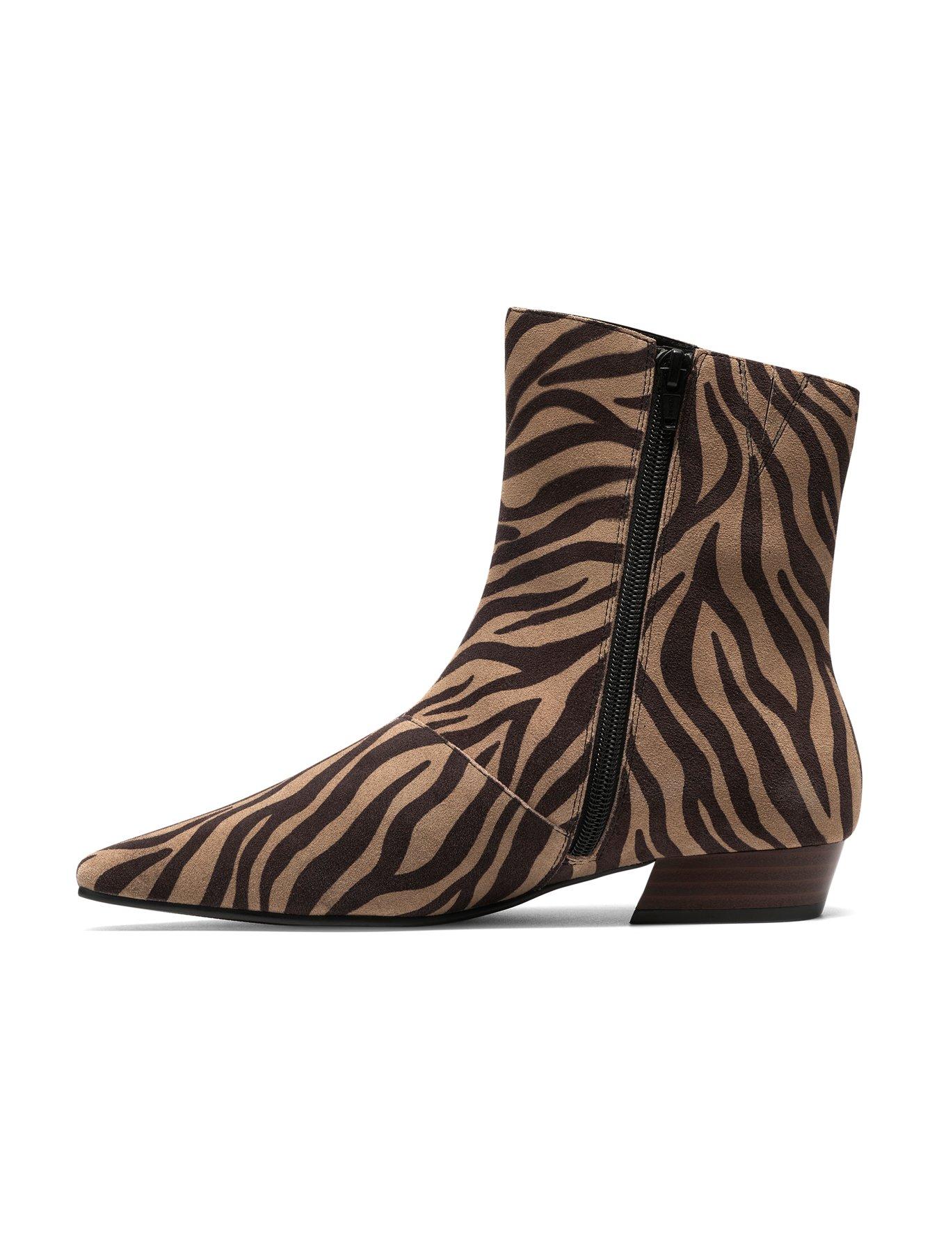 Image 6 of 6 of Clarks Kelso Top-animal Print