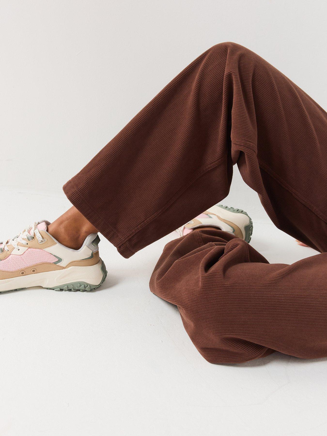 Image 4 of 6 of HUGO Hidami Trousers - Brown