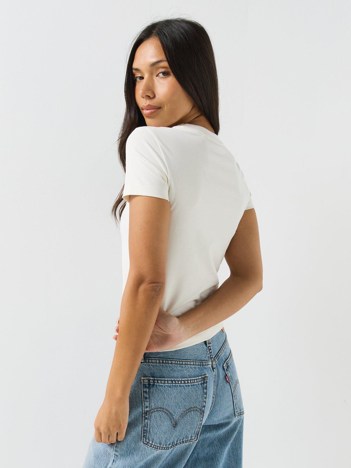 Image 2 of 5 of HUGO 90s Chest Logo T-shirt - White