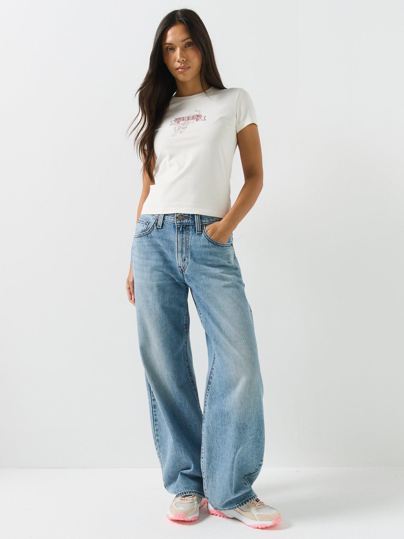 Image 3 of 5 of HUGO 90s Chest Logo T-shirt - White