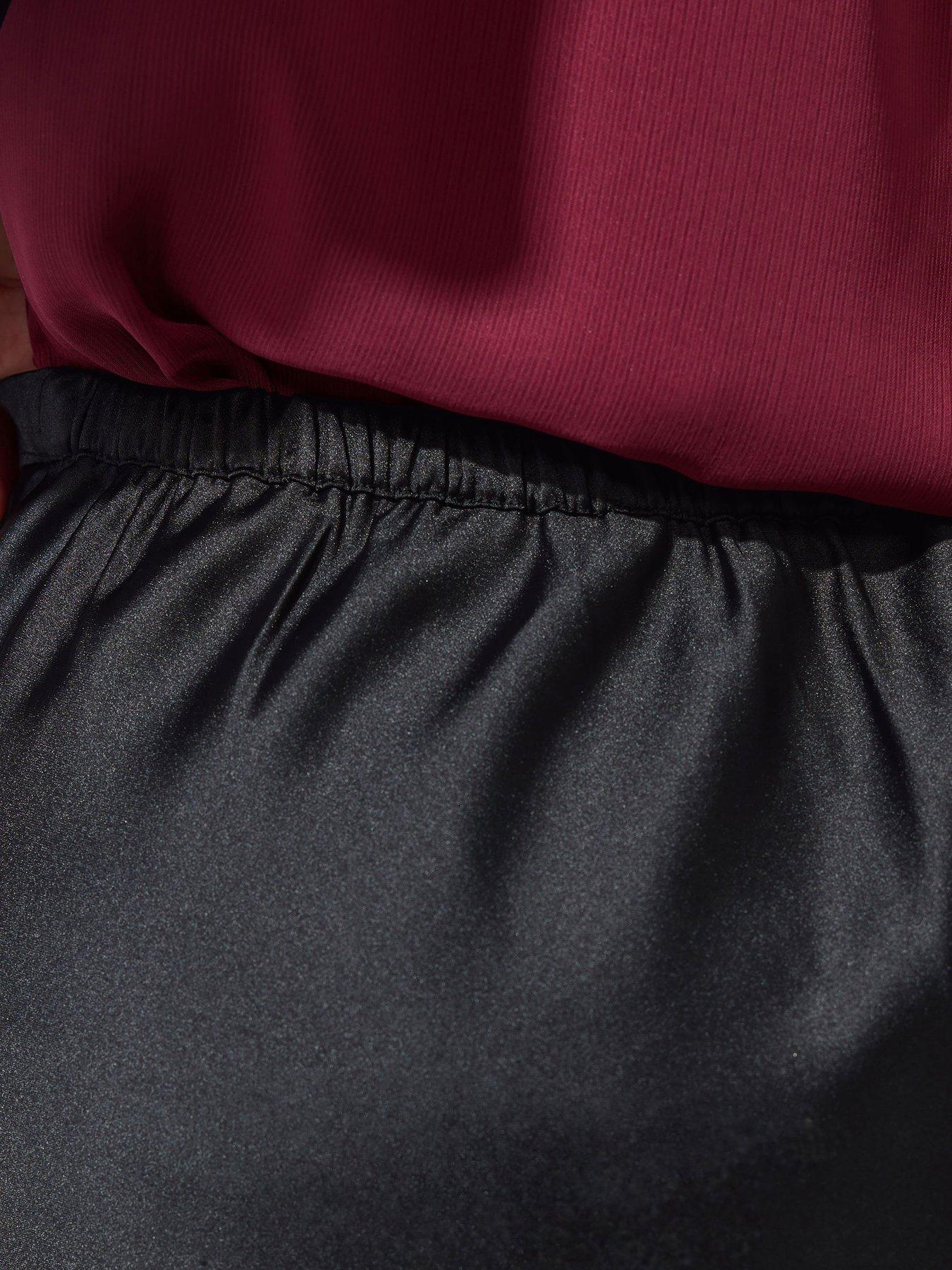 Image 4 of 4 of Yours Curve Satin Skirt - Black