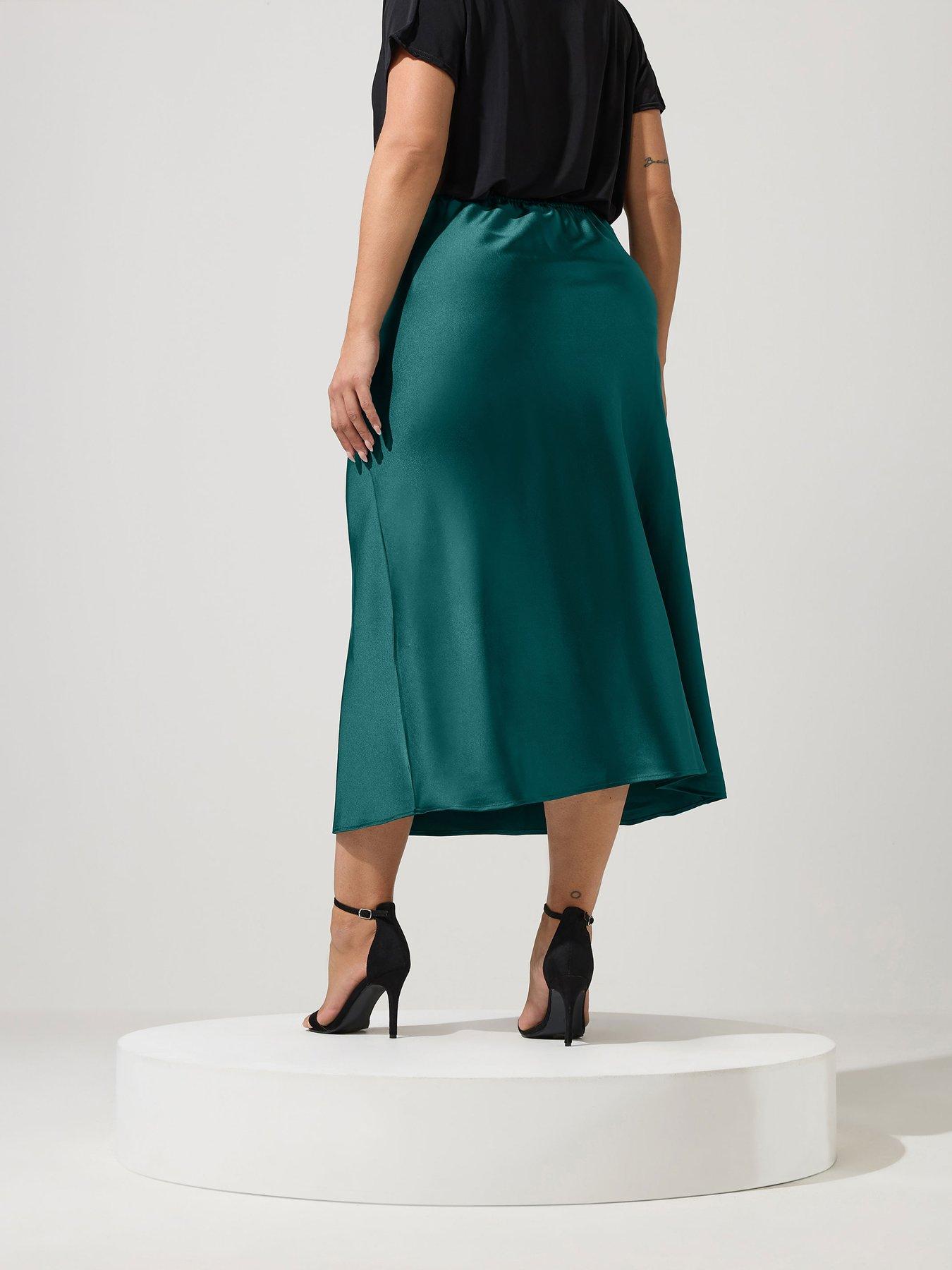 Image 2 of 4 of Yours Curve Satin Skirt - Green