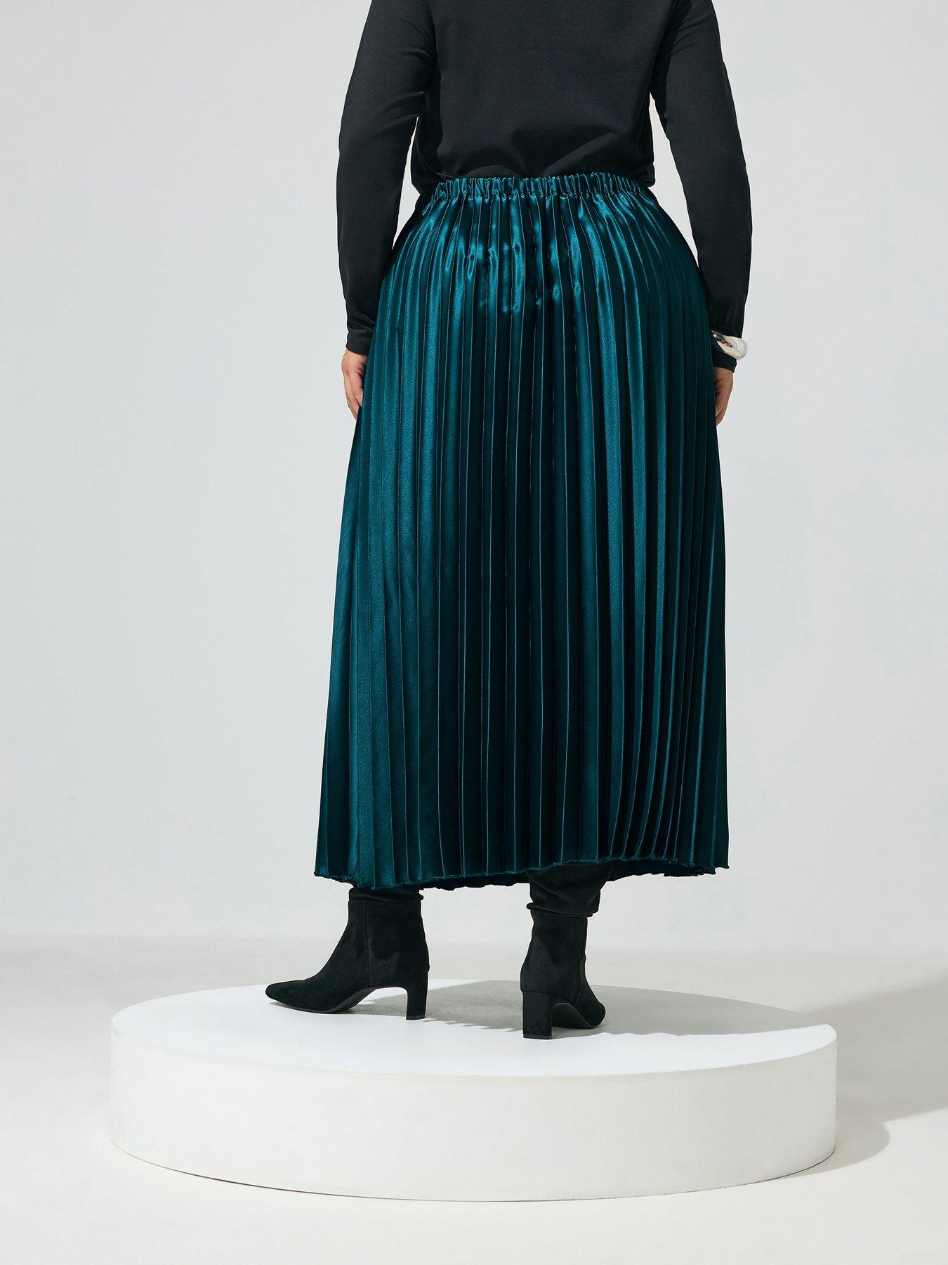 Image 2 of 4 of Yours Womens Curve Pleated Satin Skirt - Green
