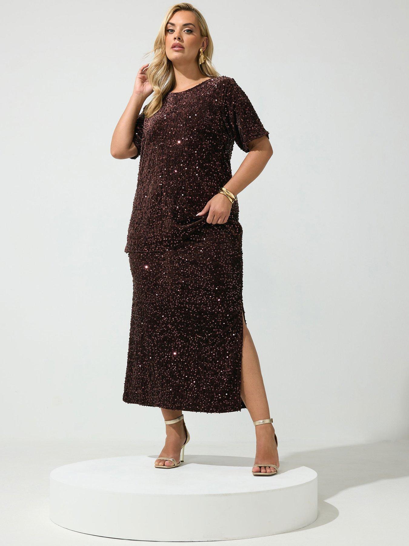 Image 3 of 4 of Yours Curve Sequin Velvet T-shirt