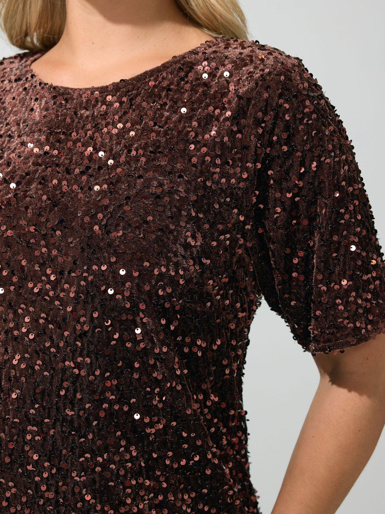 Image 4 of 4 of Yours Curve Sequin Velvet T-shirt