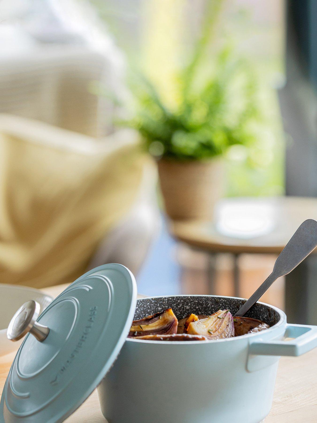 MasterClass 1.4 Litre Casserole Dish With Lid - Sky Blue