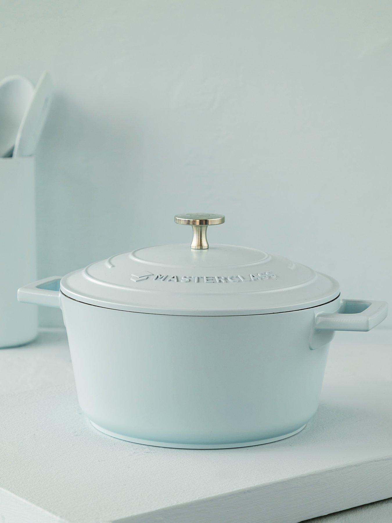 MasterClass 2.5 Litre Casserole Dish With Lid - Sky Blue