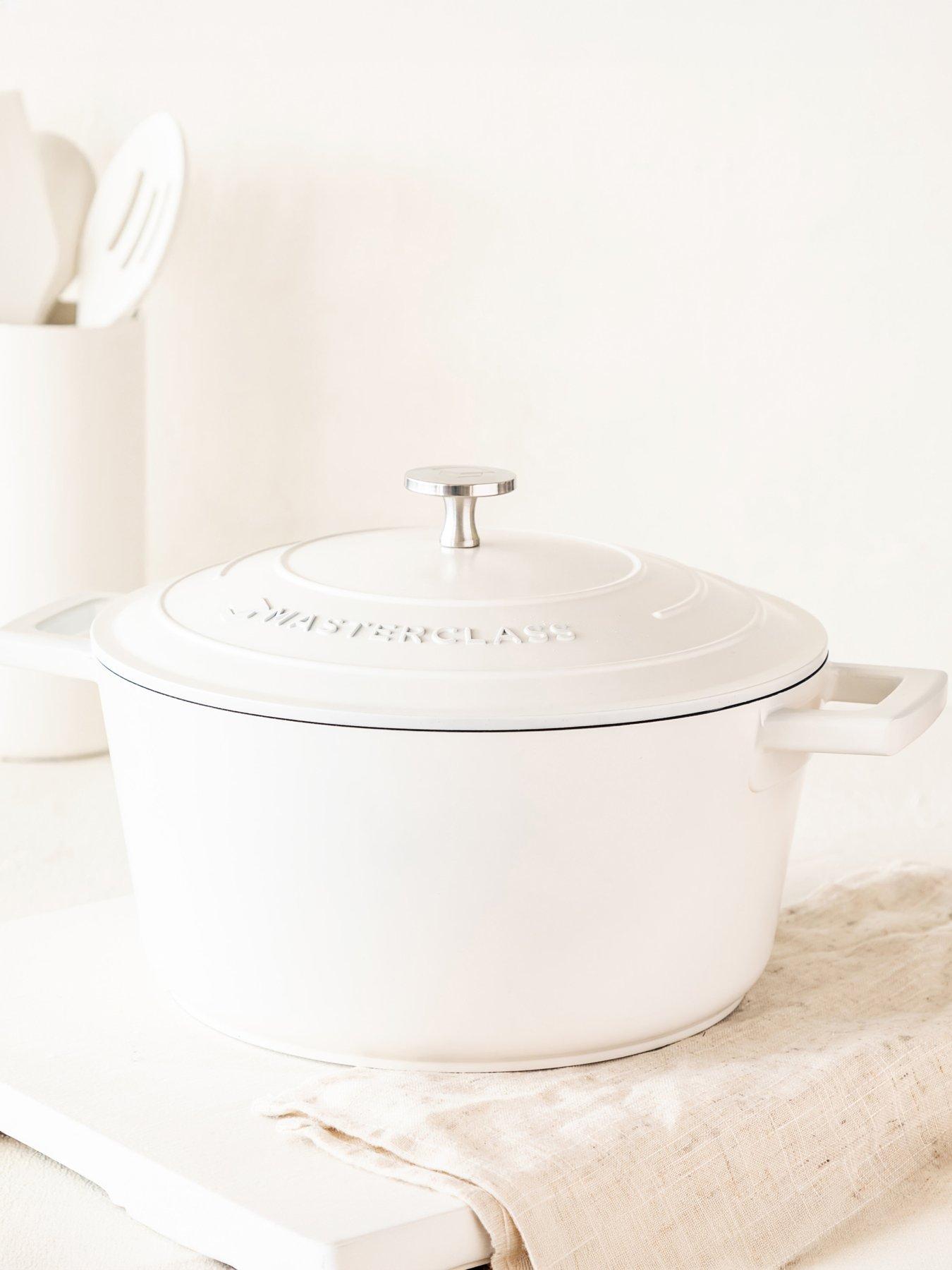 MasterClass 4 Litre Casserole Dish With Lid - Cream