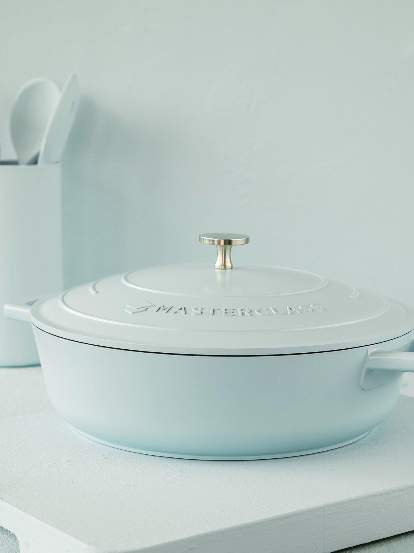 MasterClass Shallow 4 Litre Casserole Dish With Lid - Sky Blue