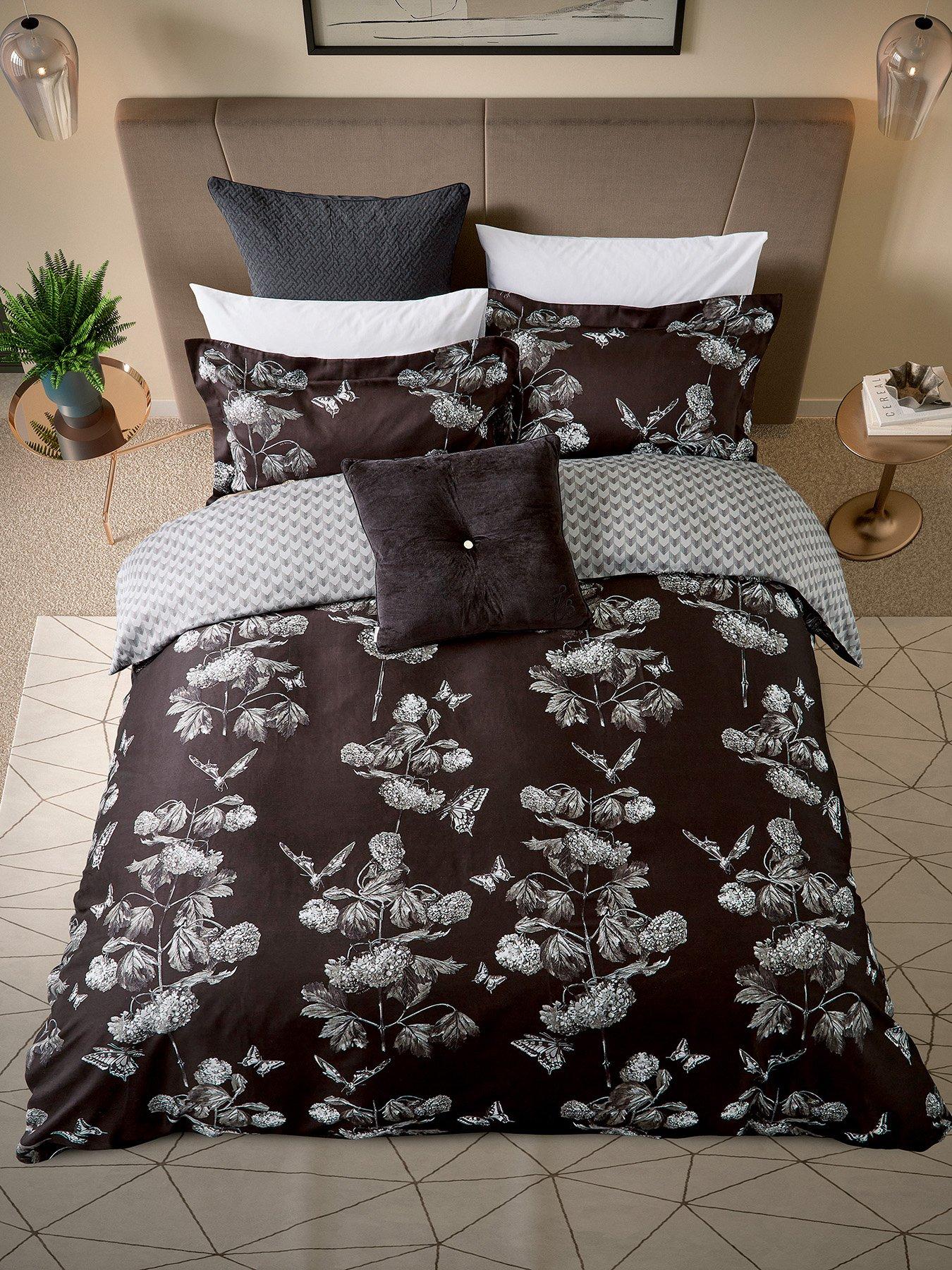 Image 2 of 4 of Ted Baker Narnia Floral Cover Set Black