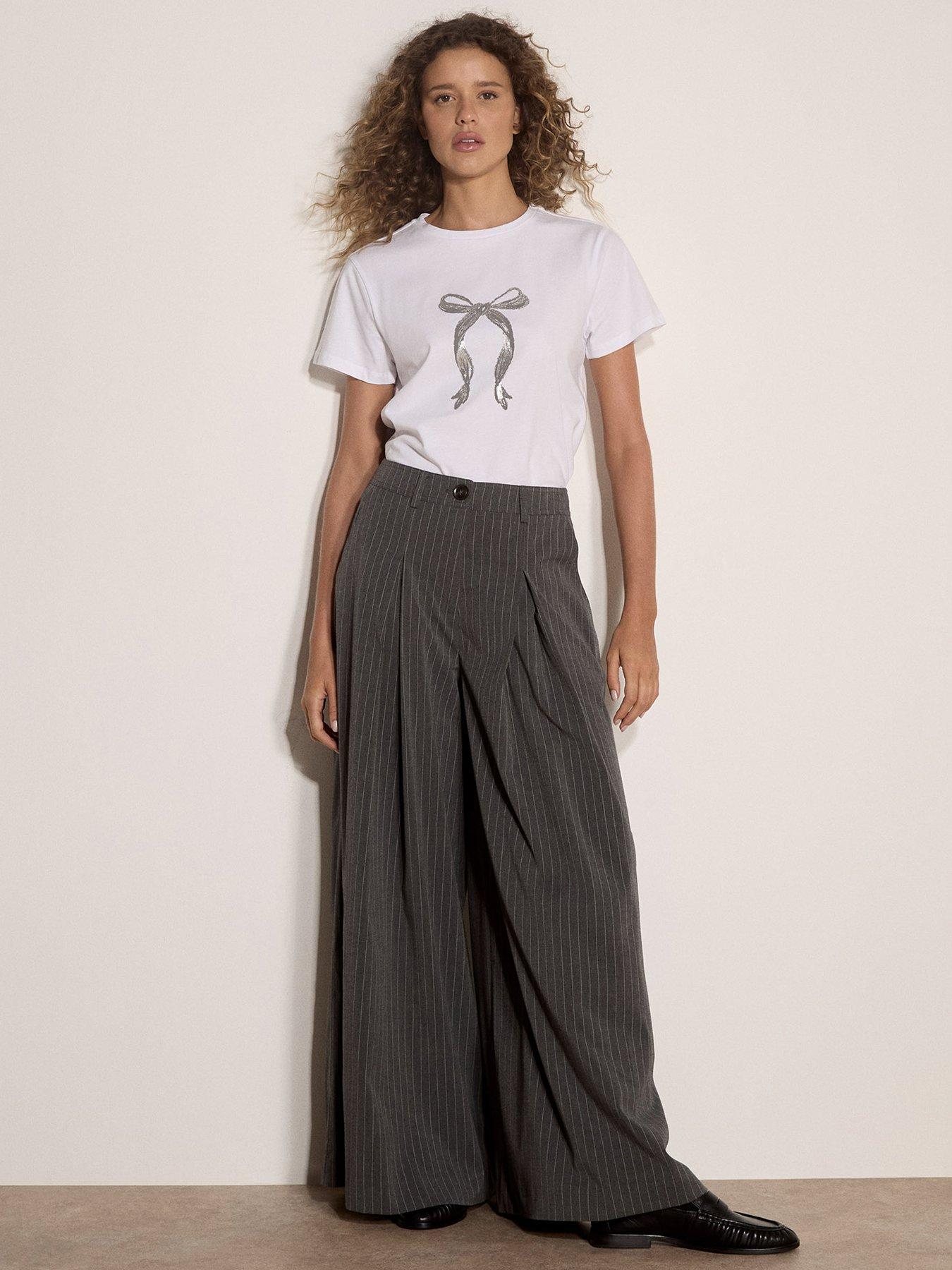 Image 3 of 4 of Apricot Foil Bow Graphic Tee